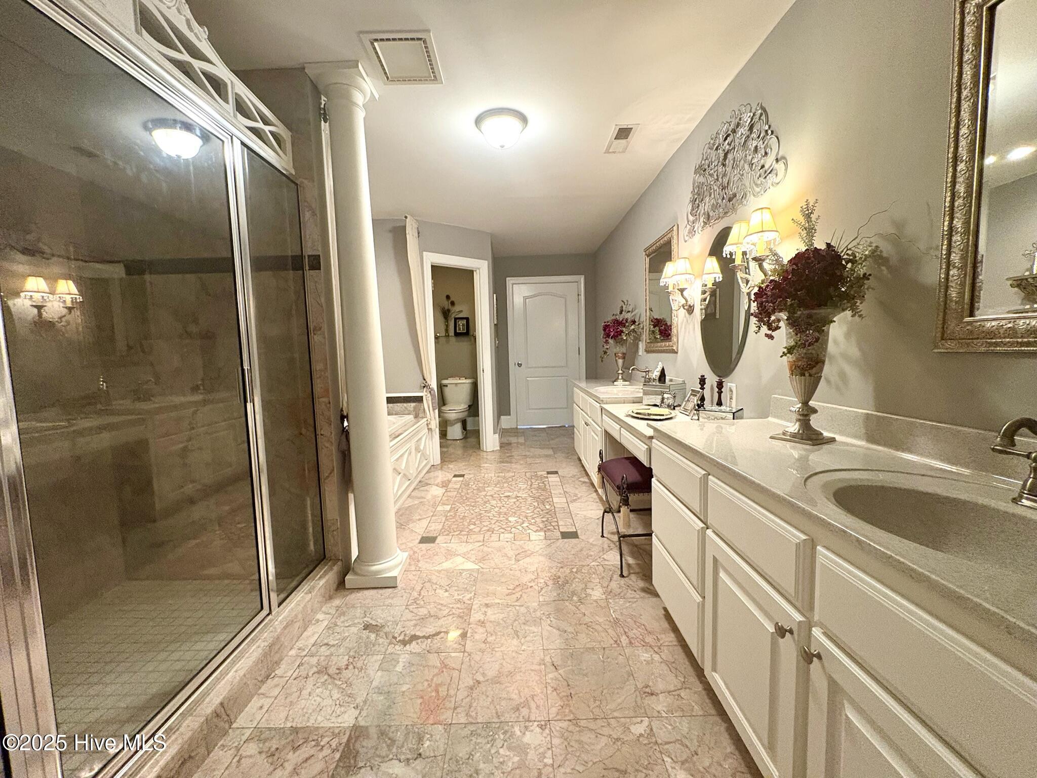 100518479 | Photo 36