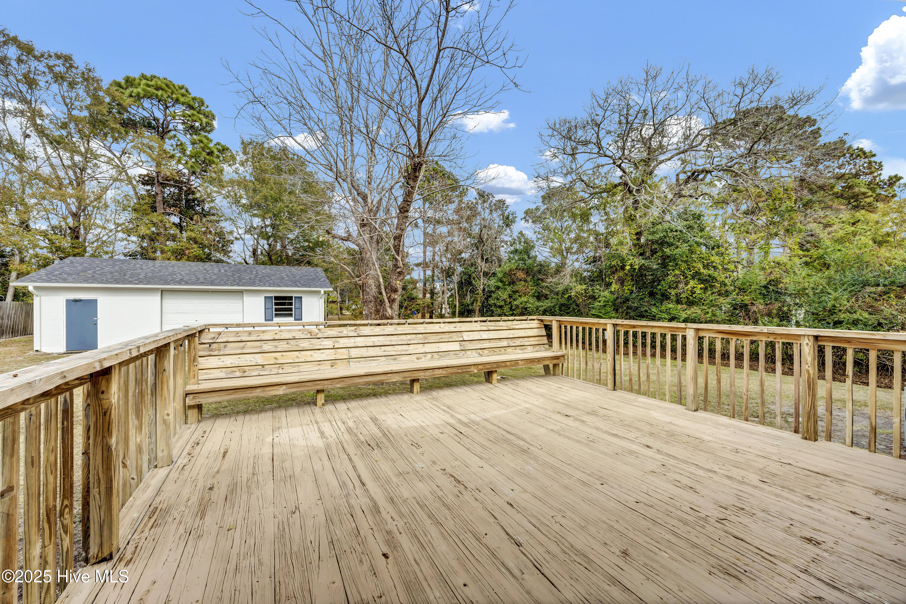 100543844 | Photo 23