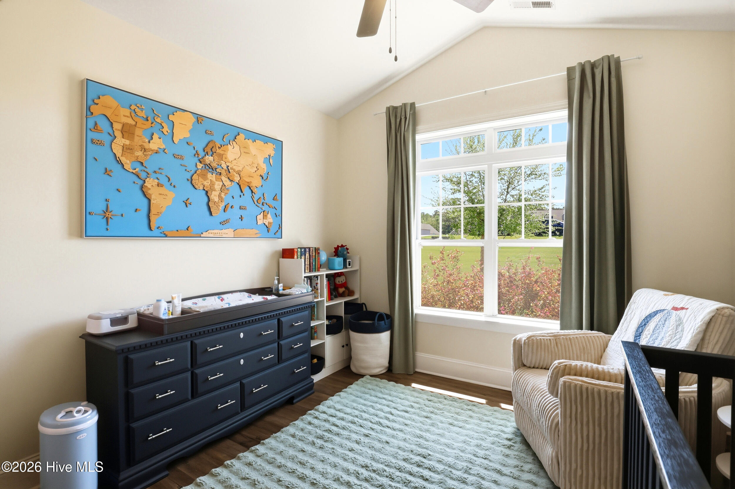 100569214 | Photo 28