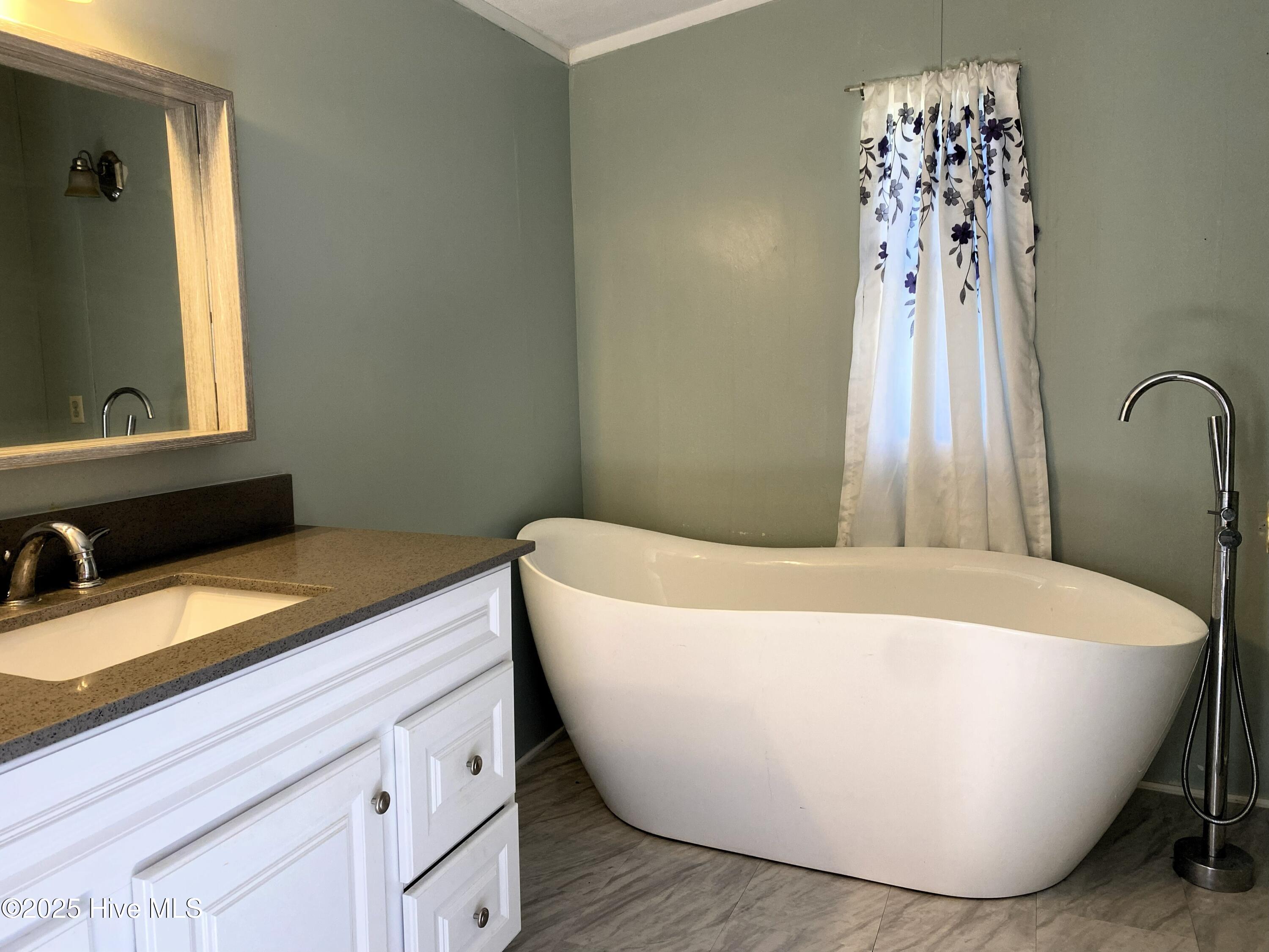 100537784 | Photo 11