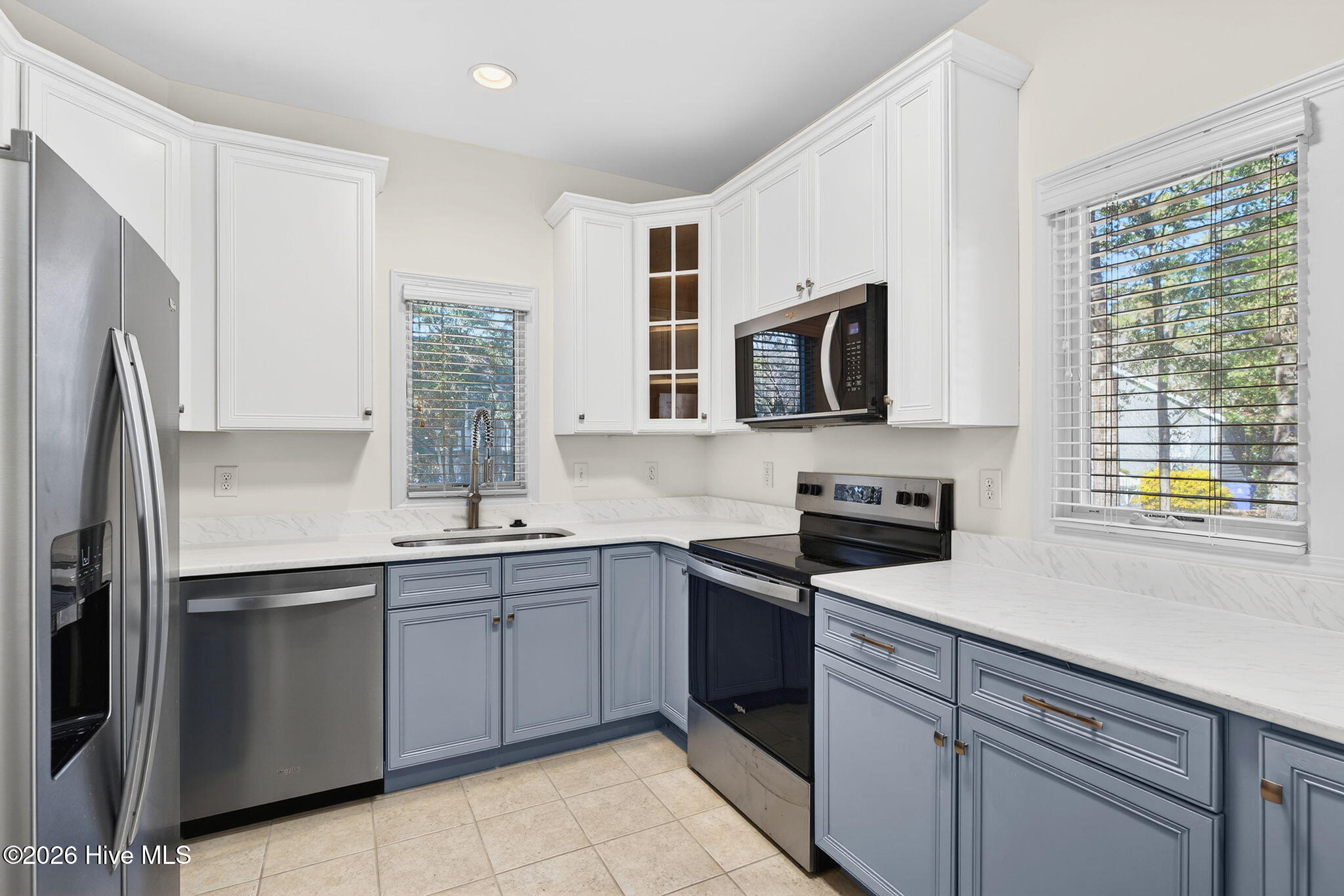 100553475 | Photo 26