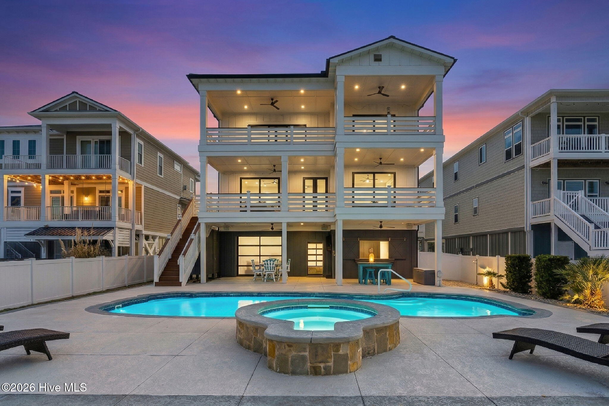 100557252 | Photo 75