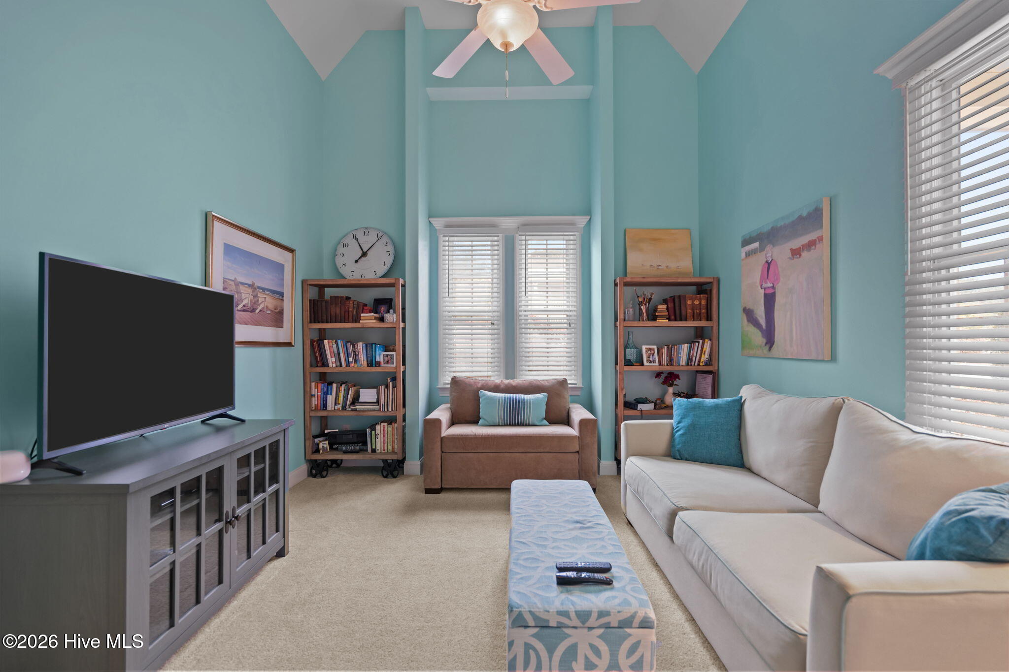 100560775 | Photo 36