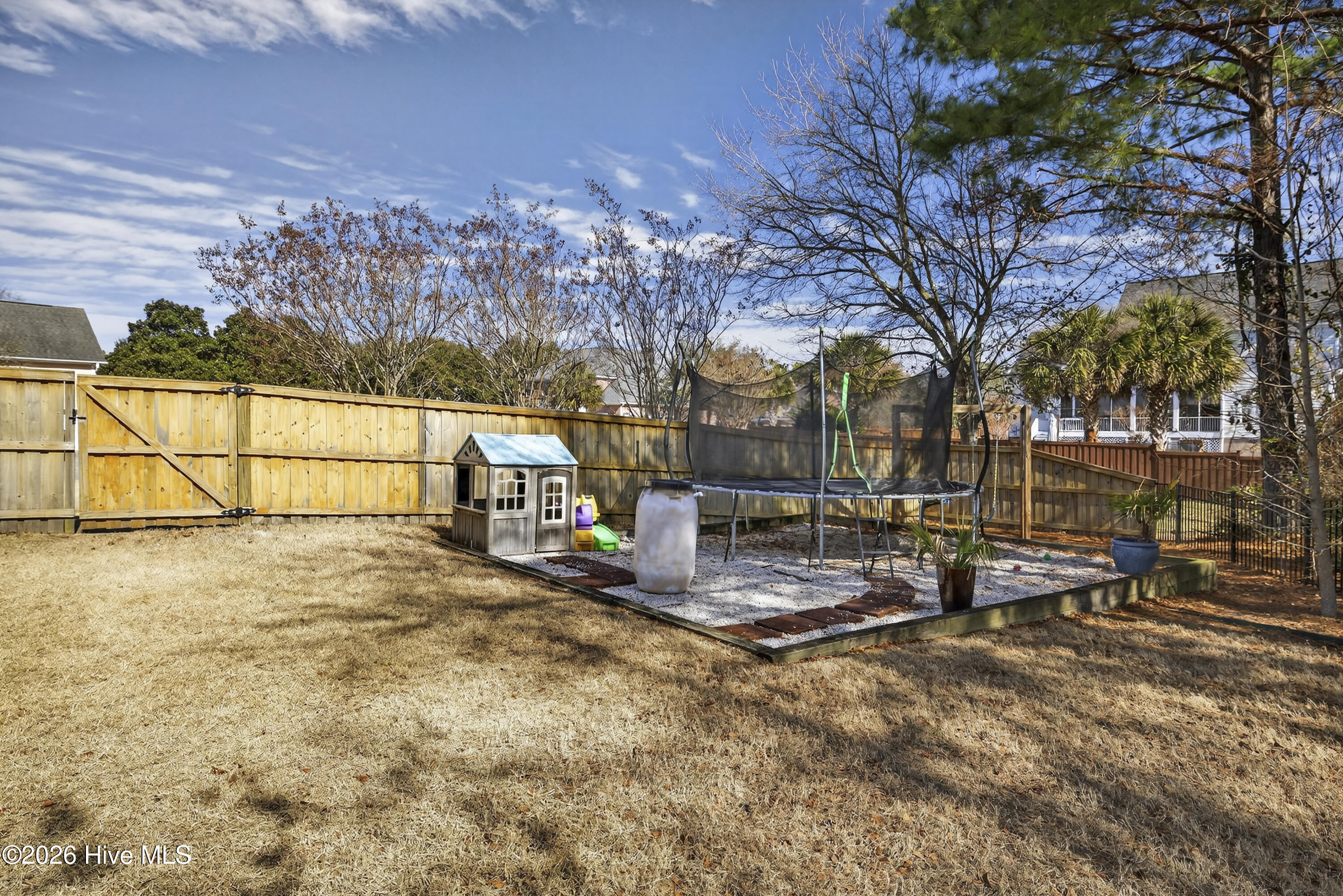 100564705 | Photo 45