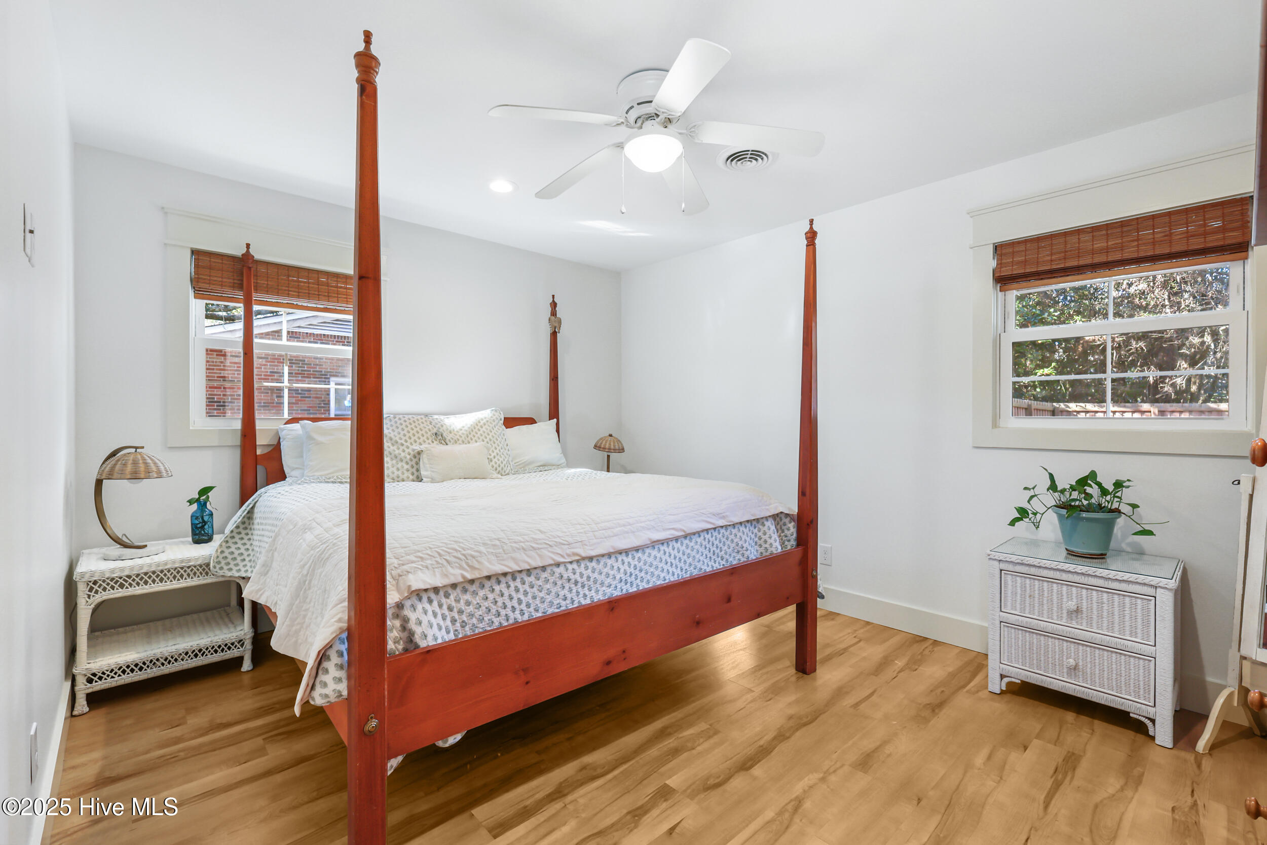 100545776 | Photo 17