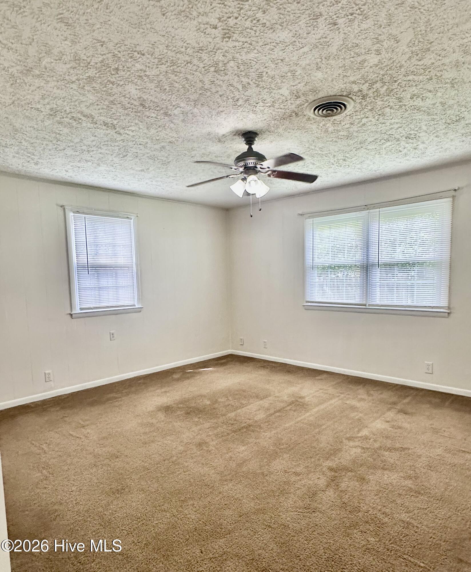 100565542 | Photo 24