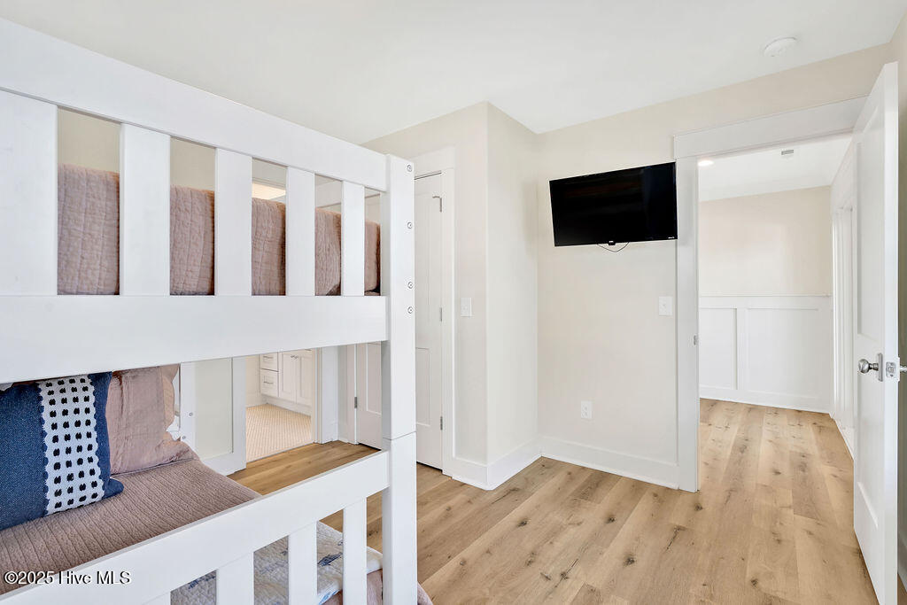 100541995 | Photo 25