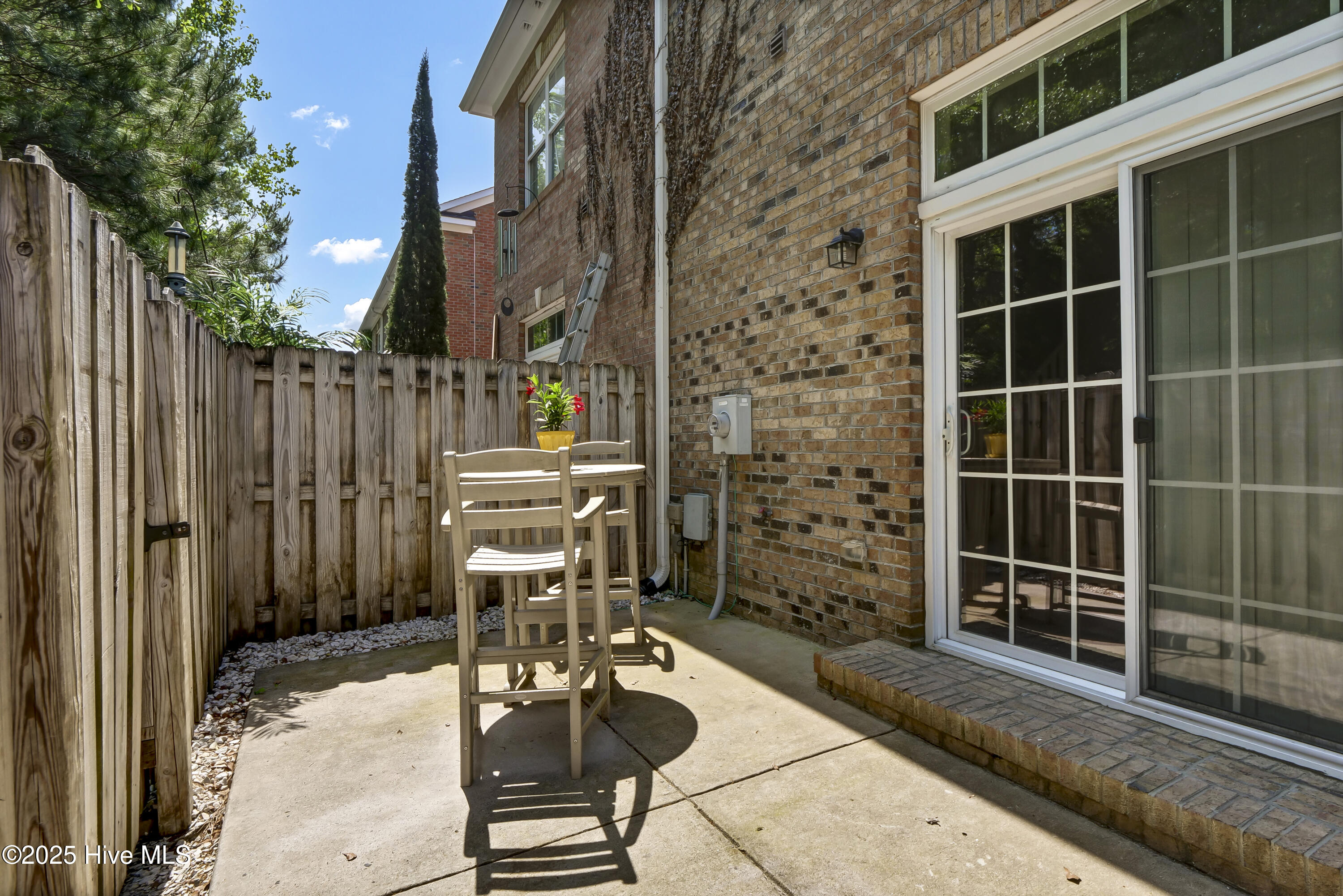 100504988 | Photo 15