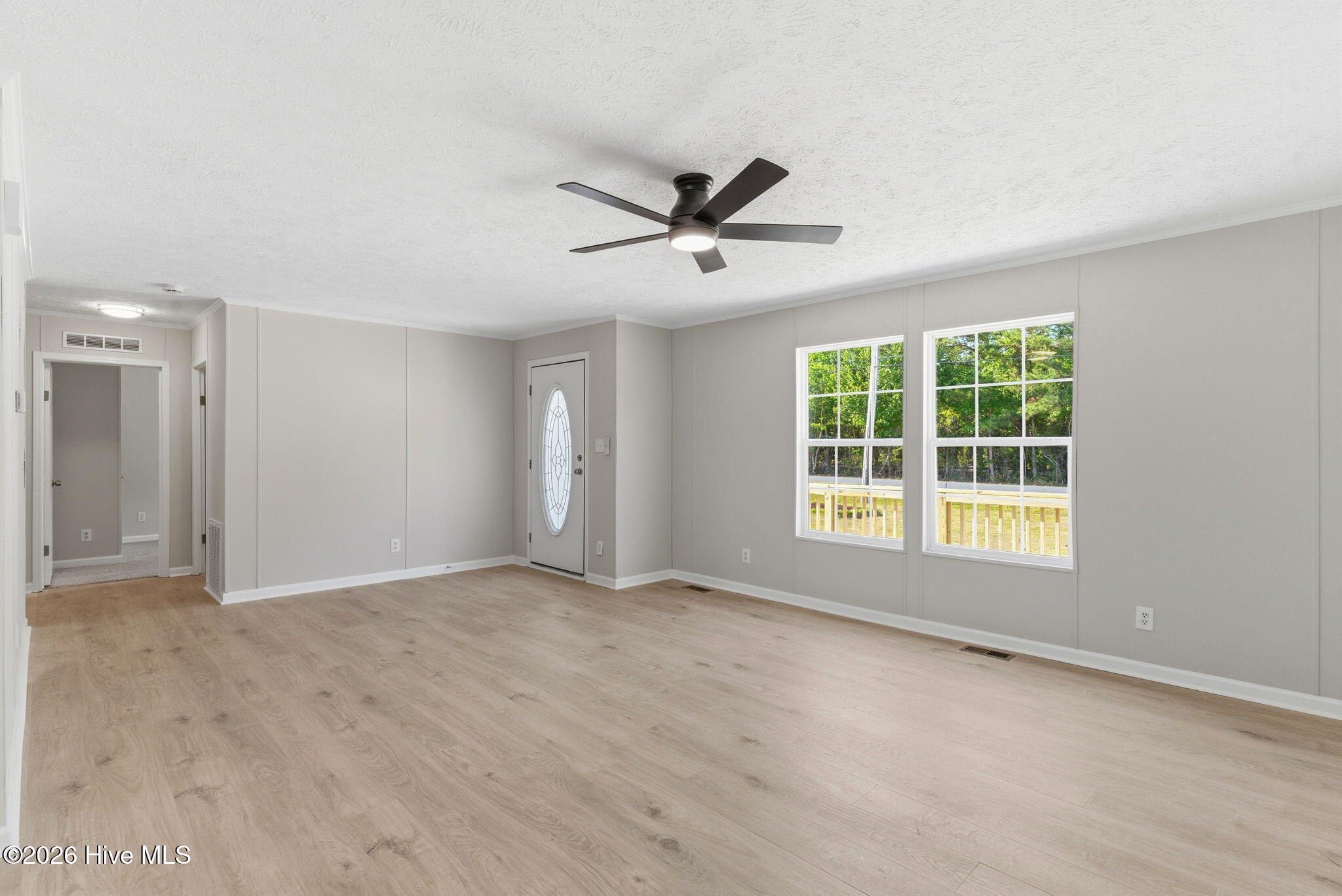 100569540 | Photo 12