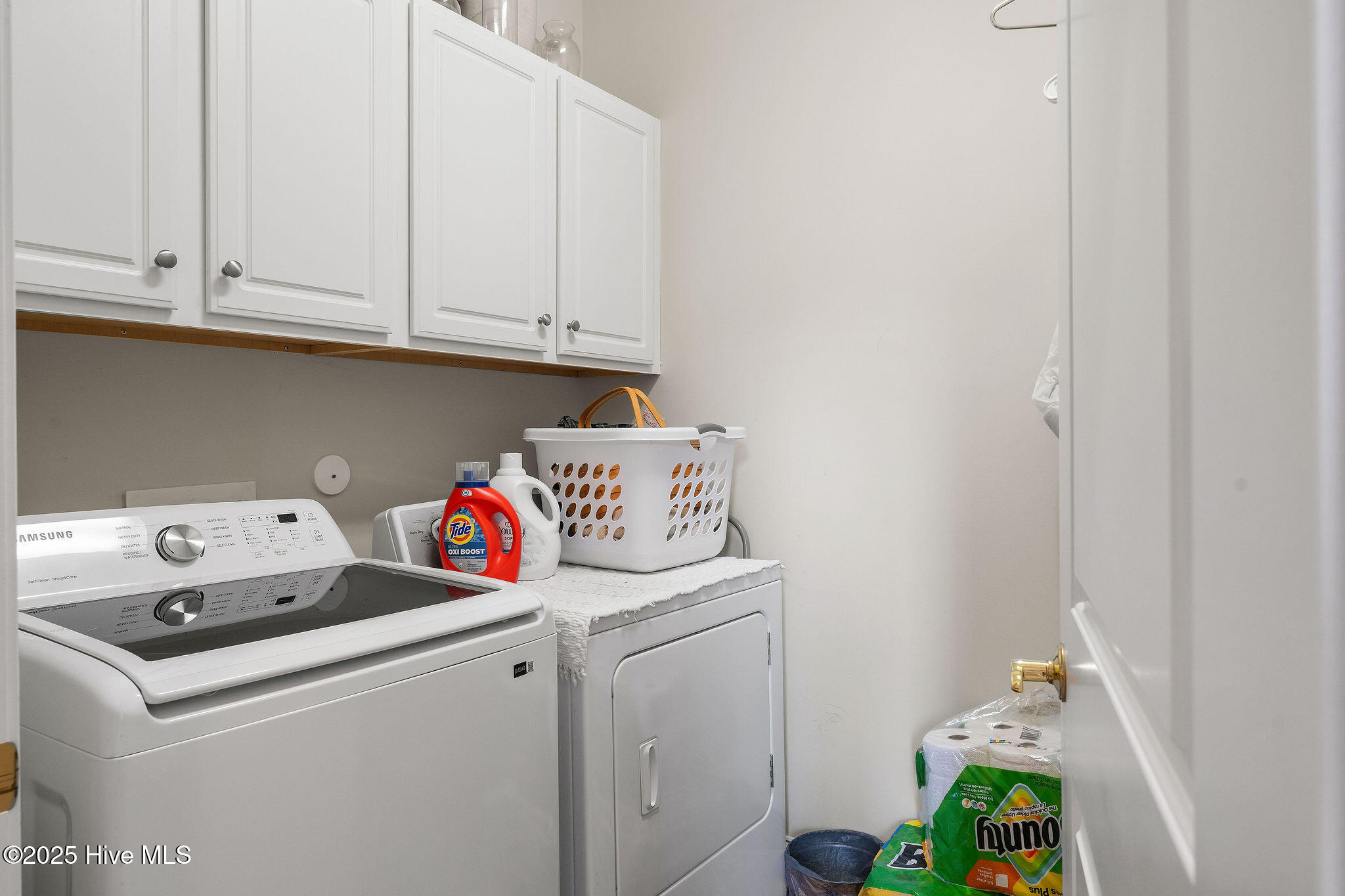 100520063 | Photo 46