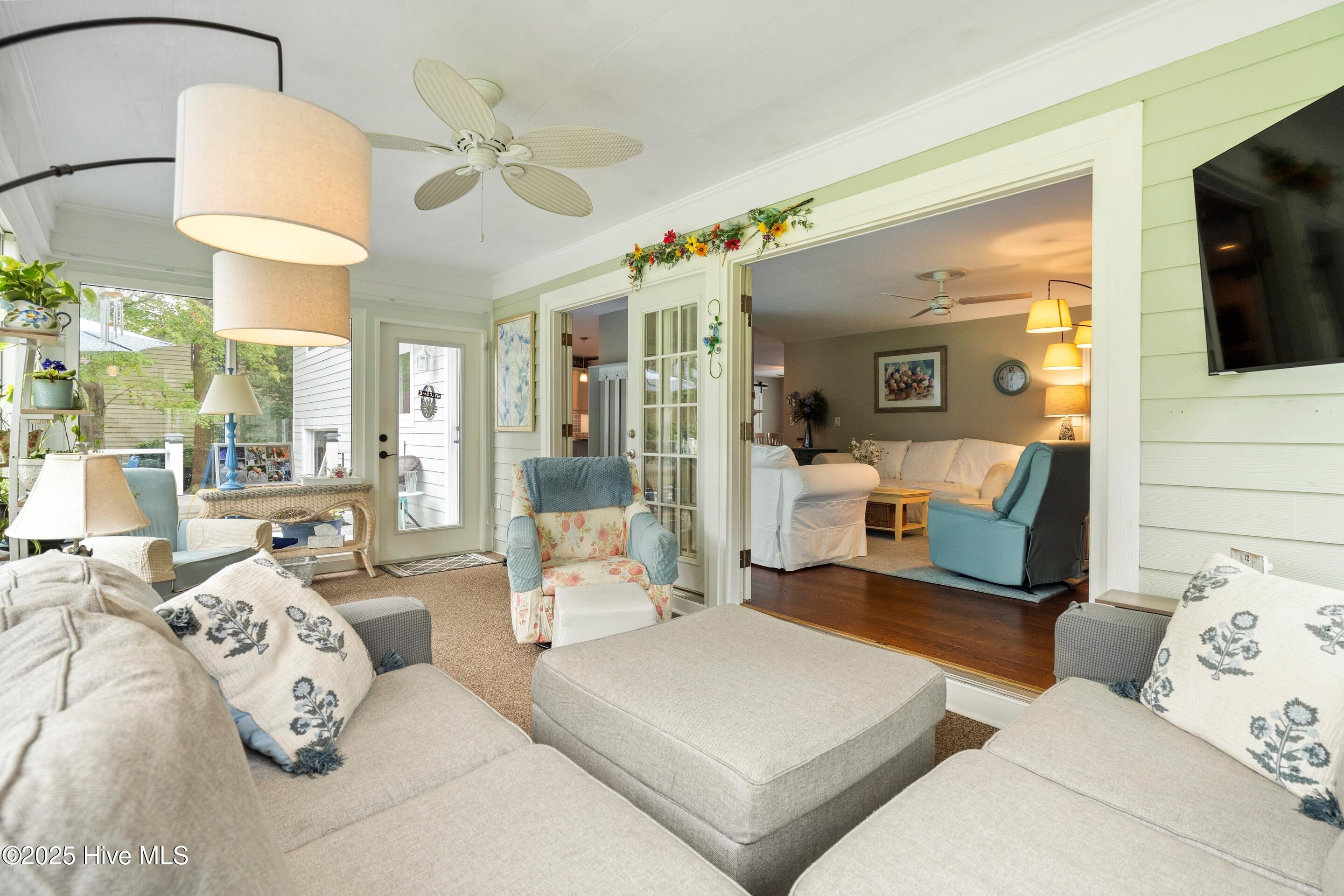 100531980 | Photo 25