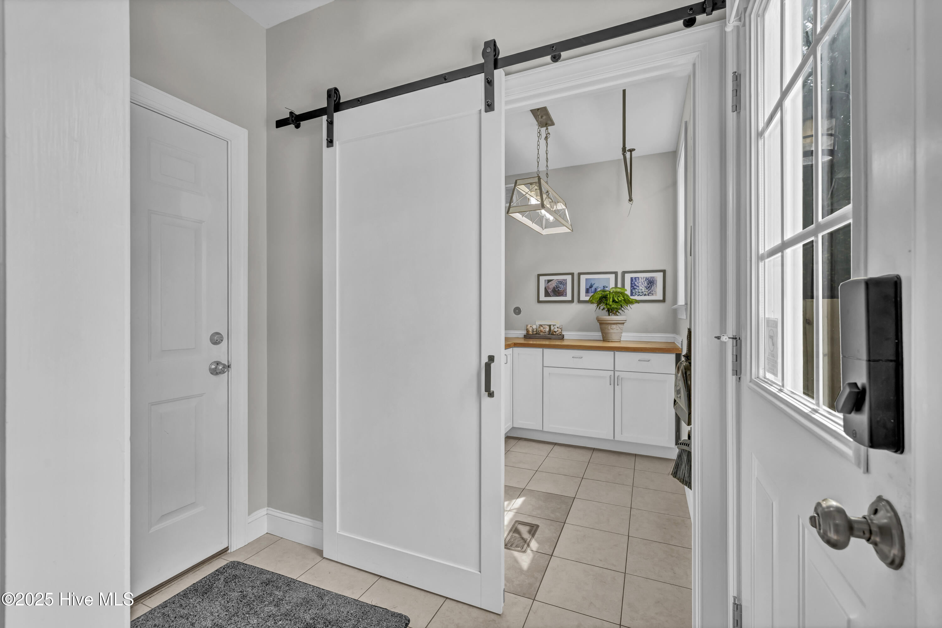 100533968 | Photo 18