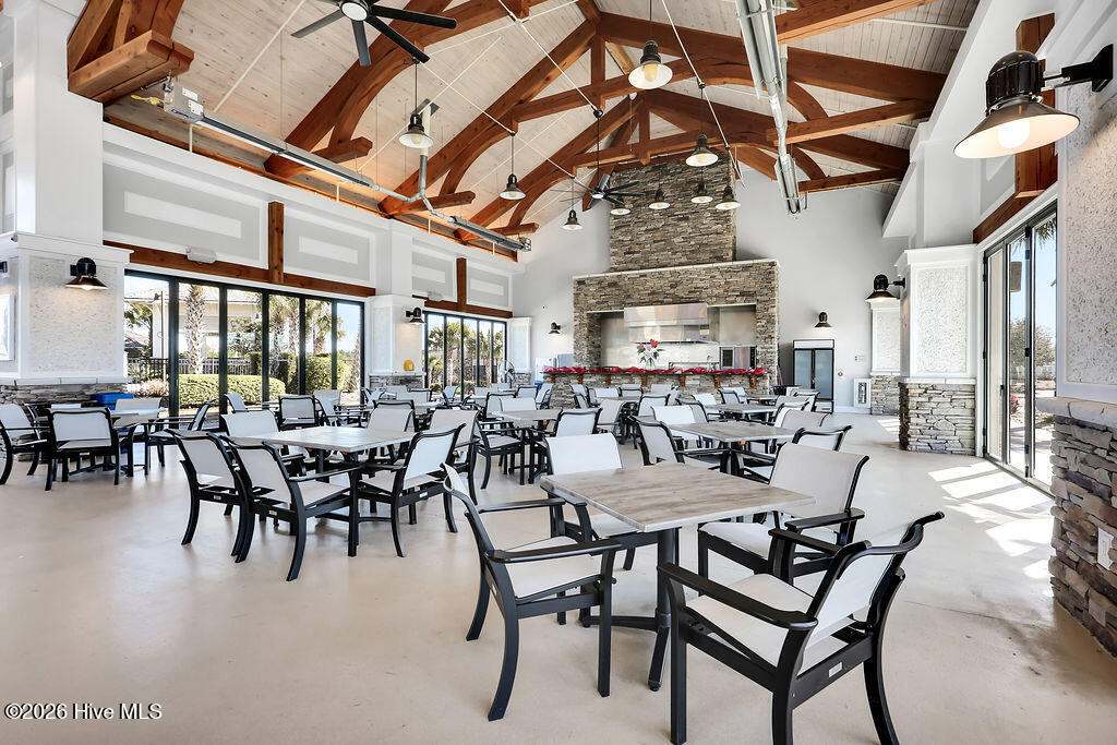 100555055 | Photo 50