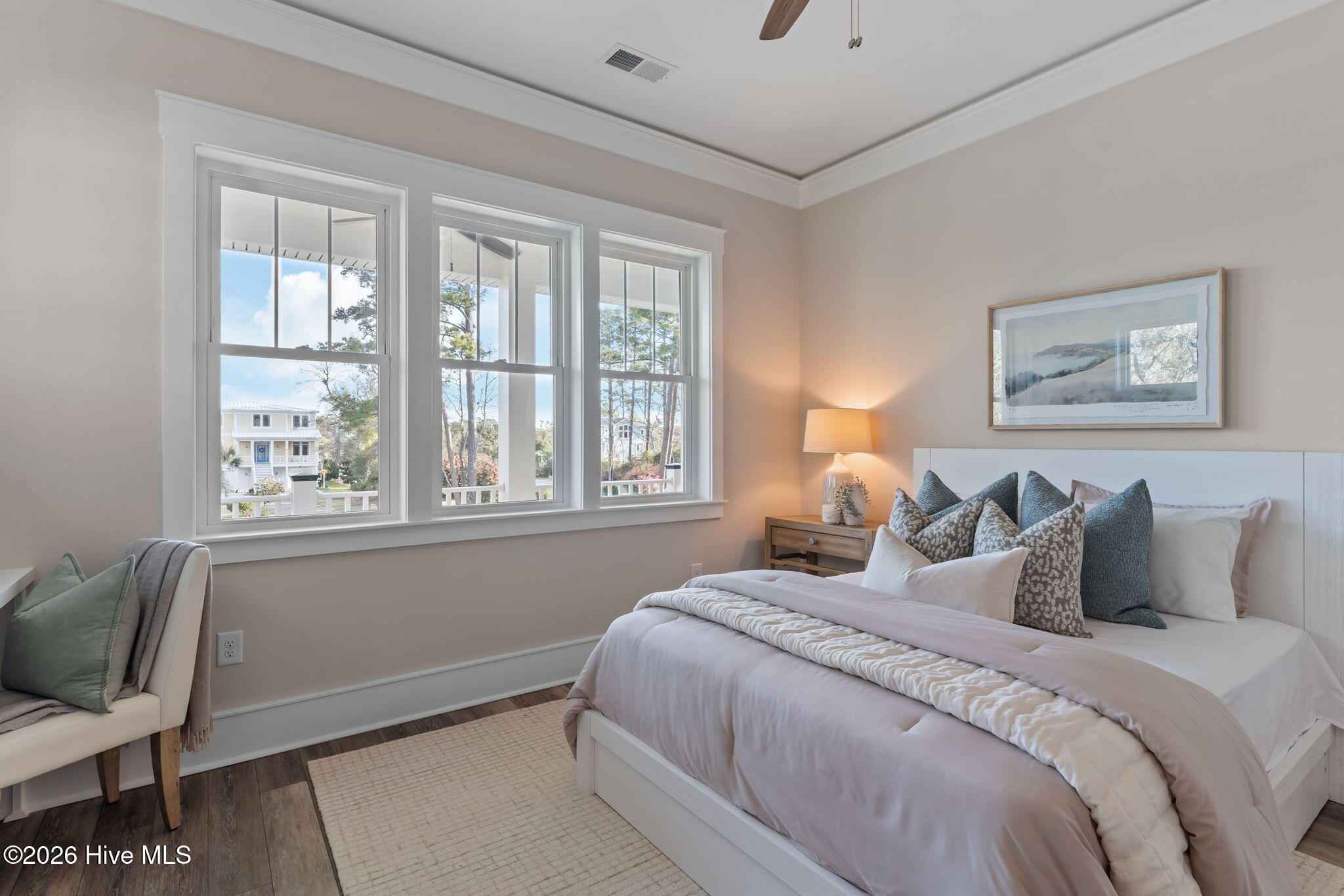 100561647 | Photo 16