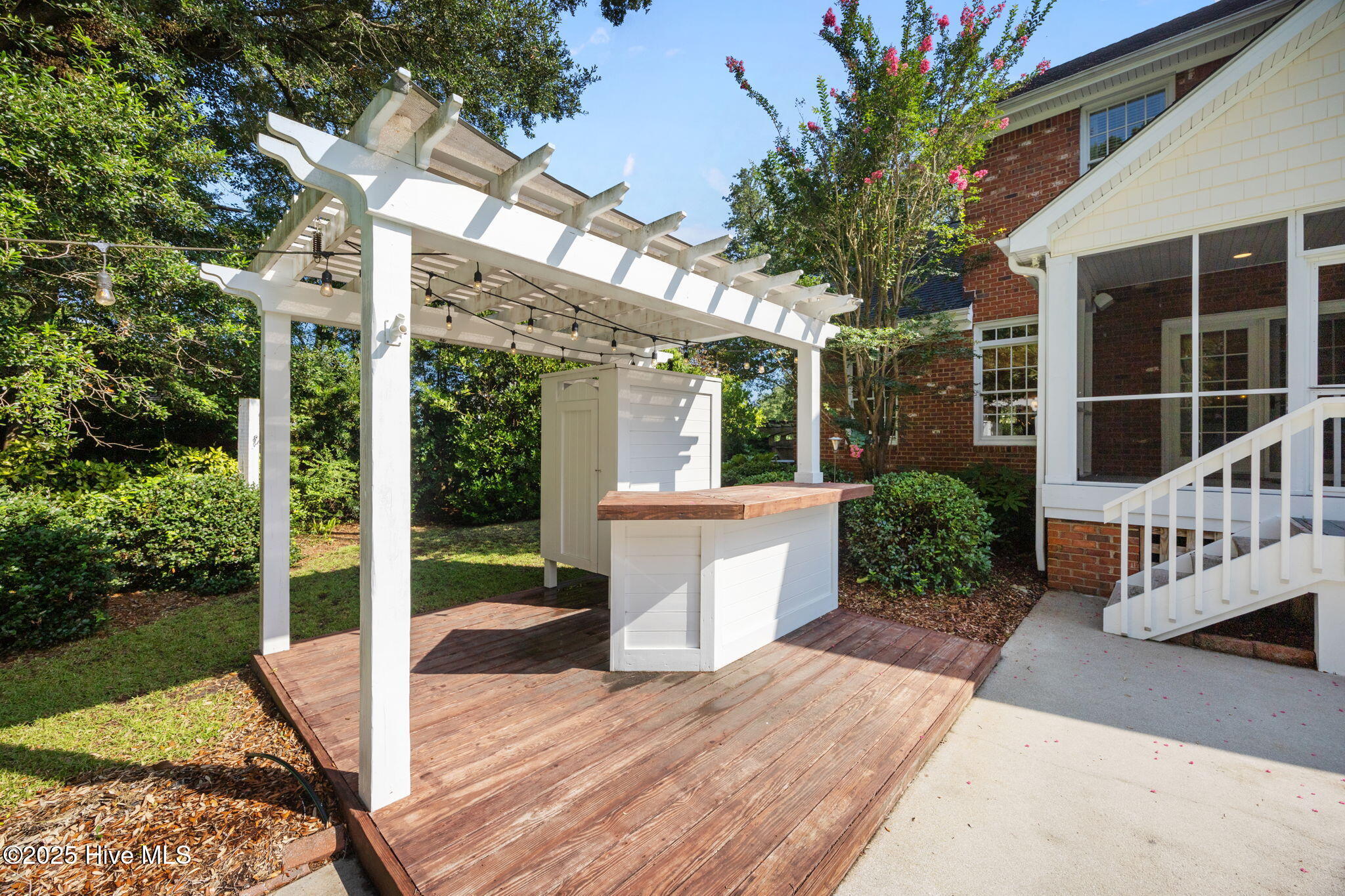 100518834 | Photo 54