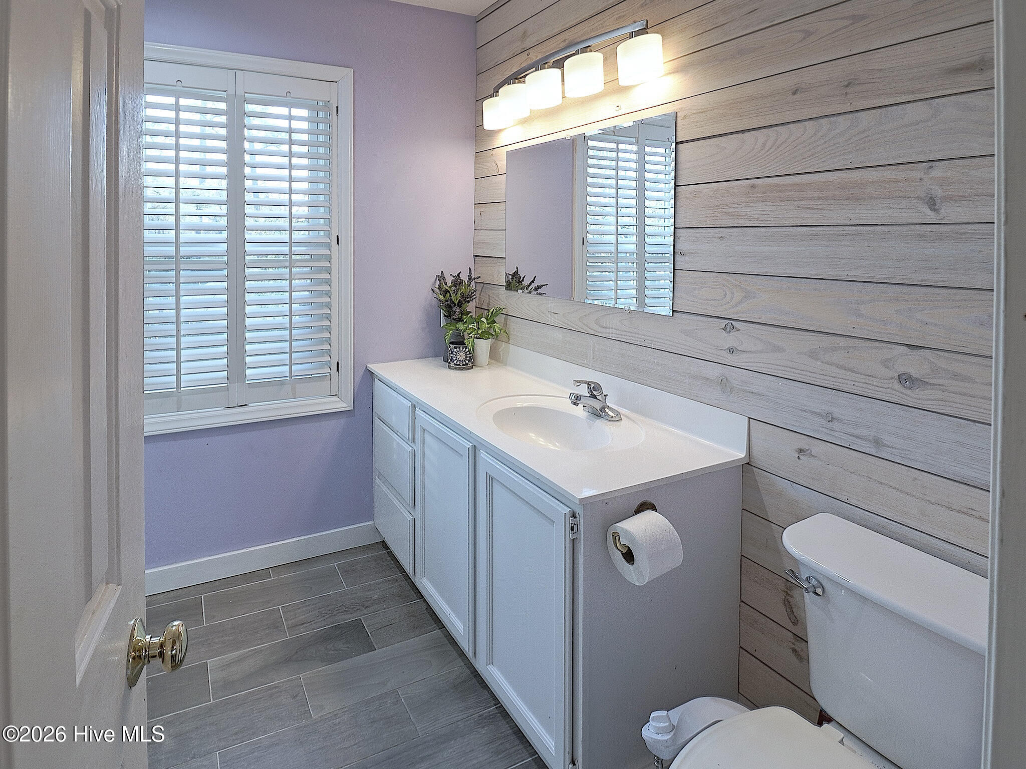 100554286 | Photo 27