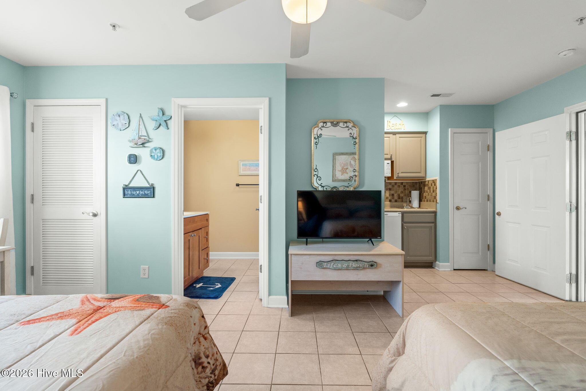 100567876 | Photo 19