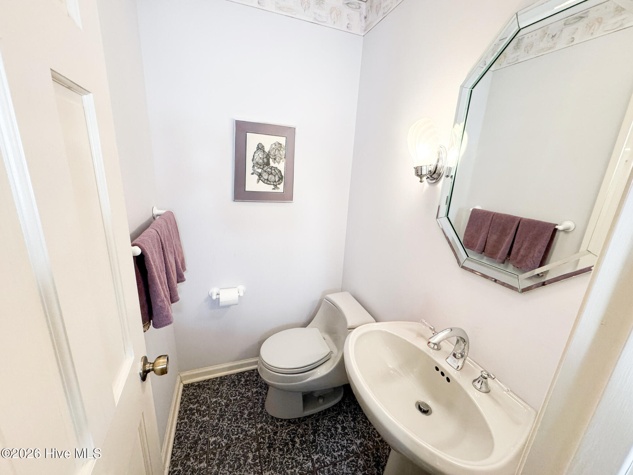 100547125 | Photo 26