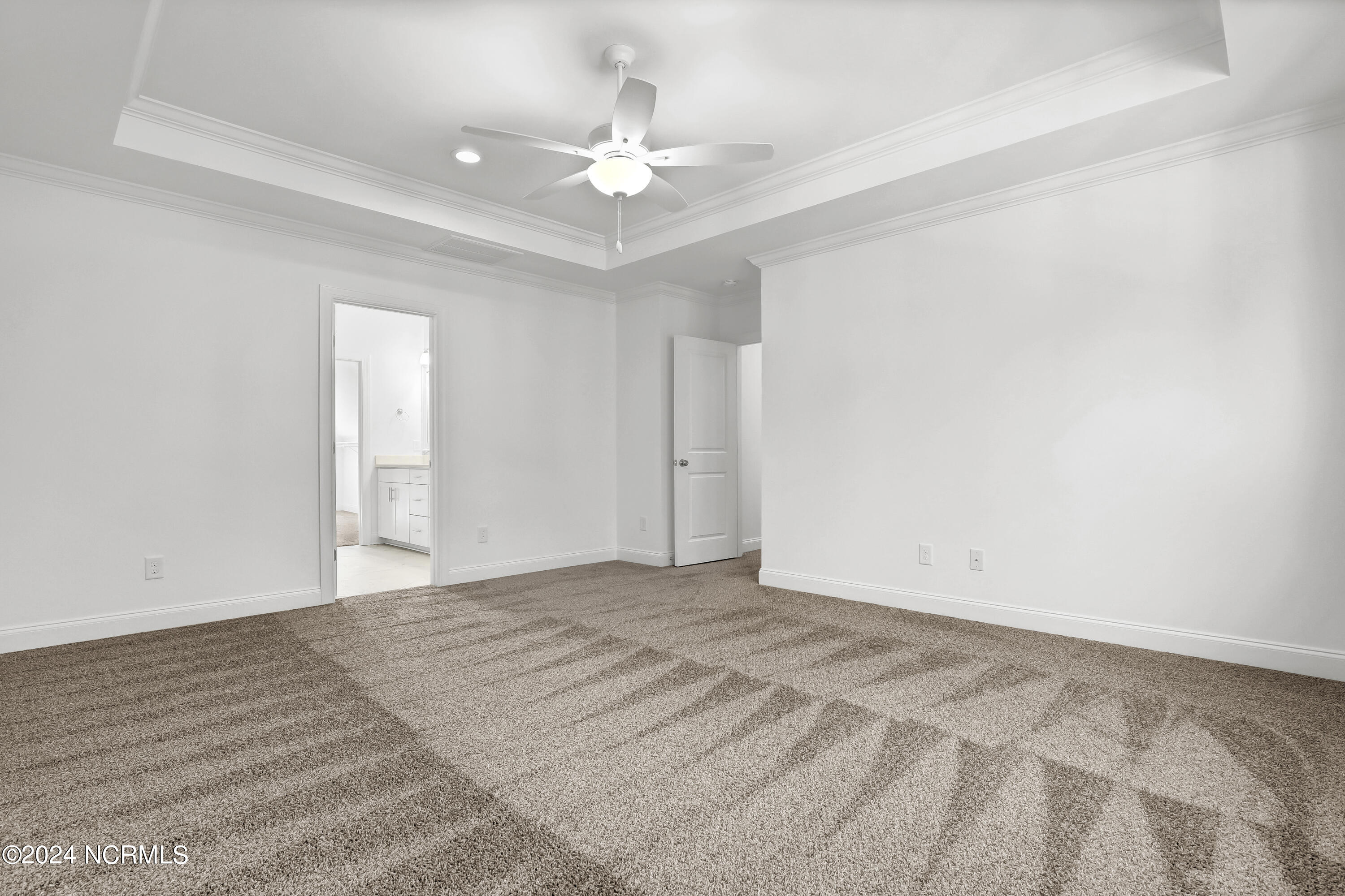 100457688 | Photo 18