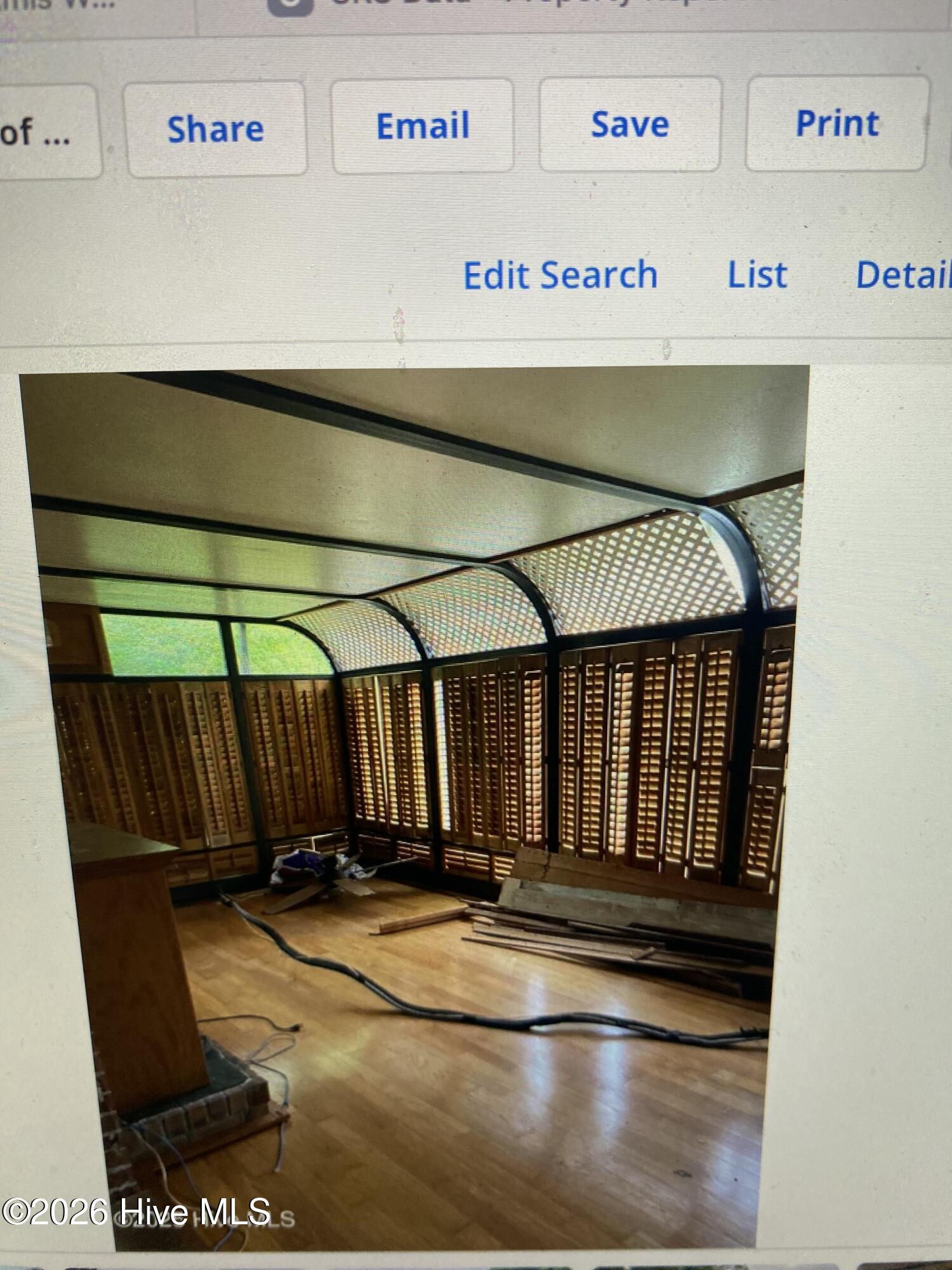 100549380 | Photo 15