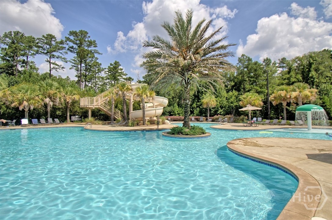 13 Twin Oaks Place