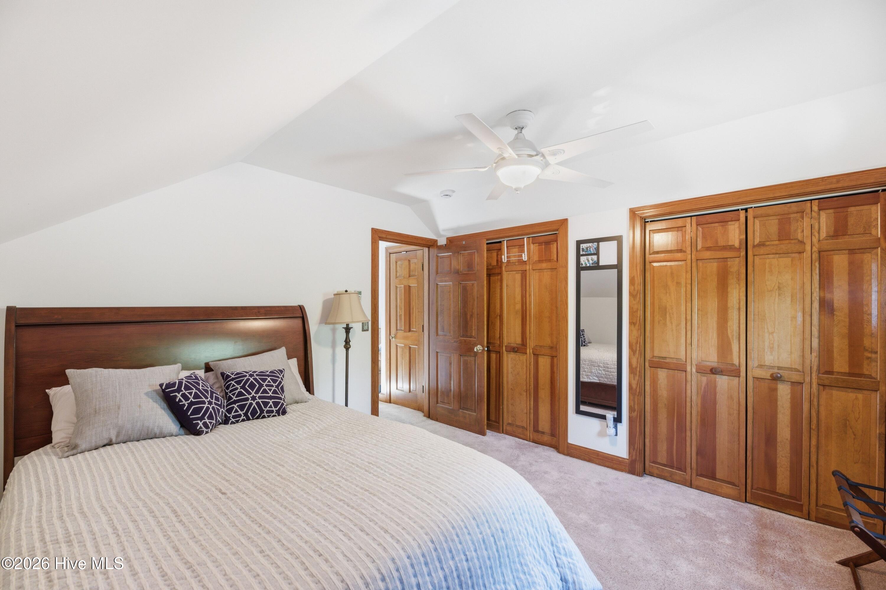 100566267 | Photo 36