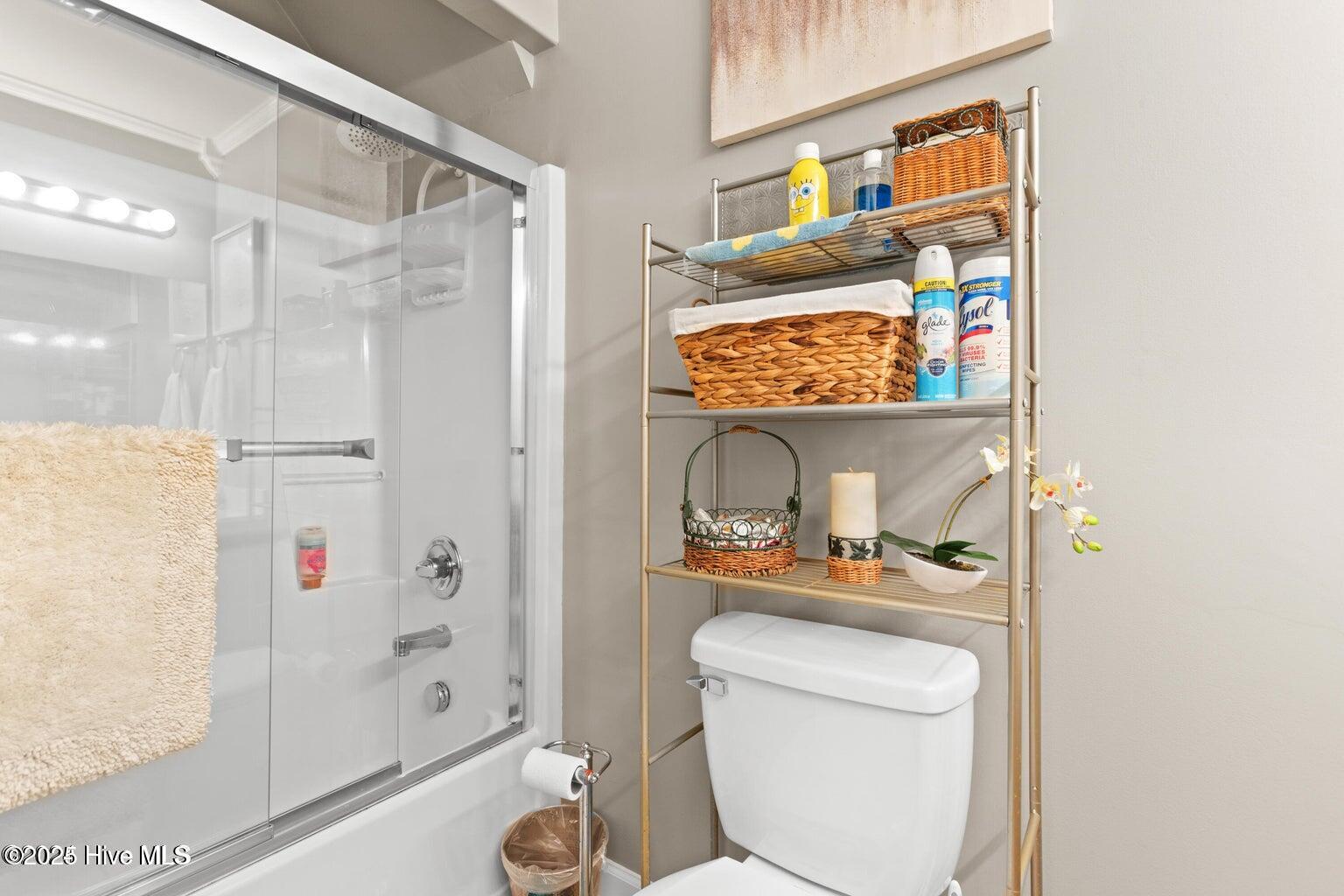 100540858 | Photo 24