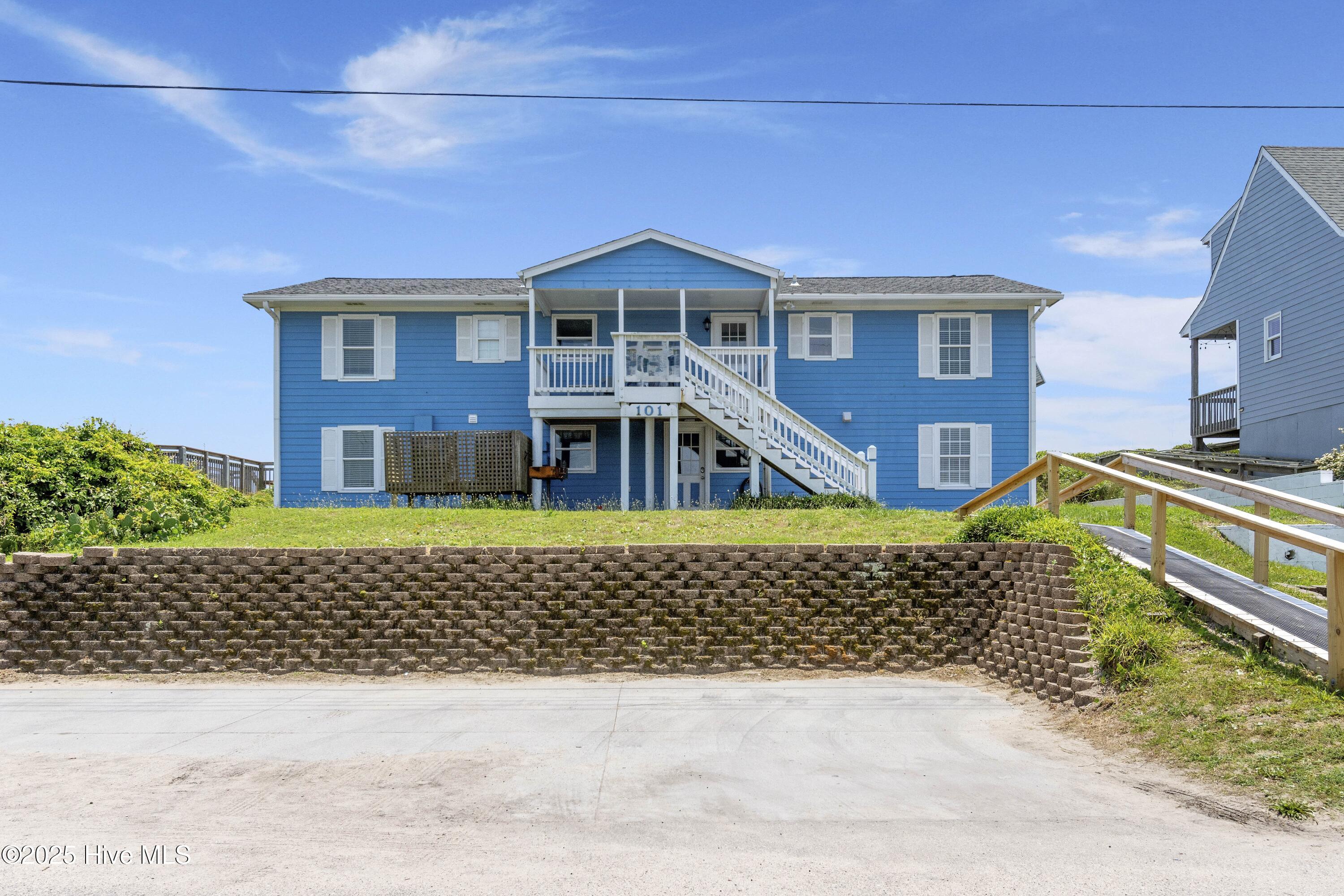 Homes for sale in Emerald Isle, NC | 101 Ocean Dr, Emerald Isle, NC 28594 | MLS# 100523829