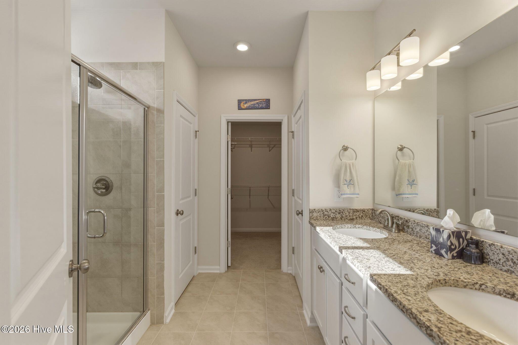 100563254 | Photo 21