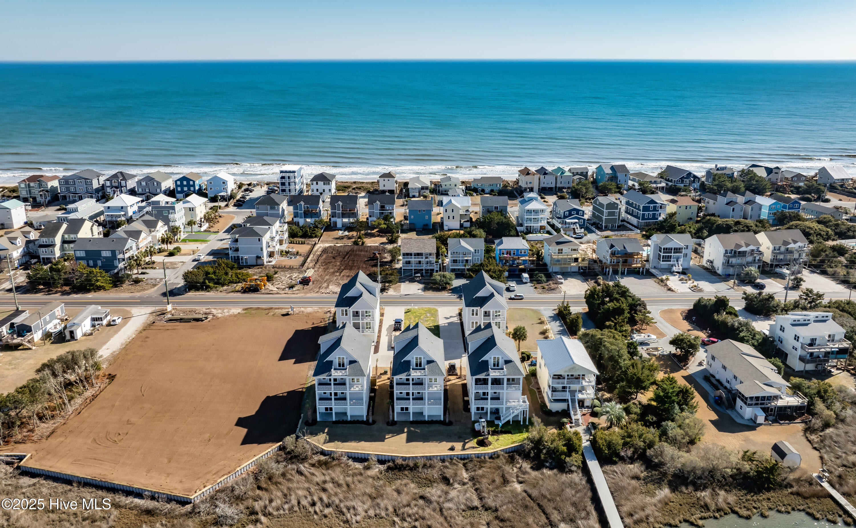 100565849 | Photo 86