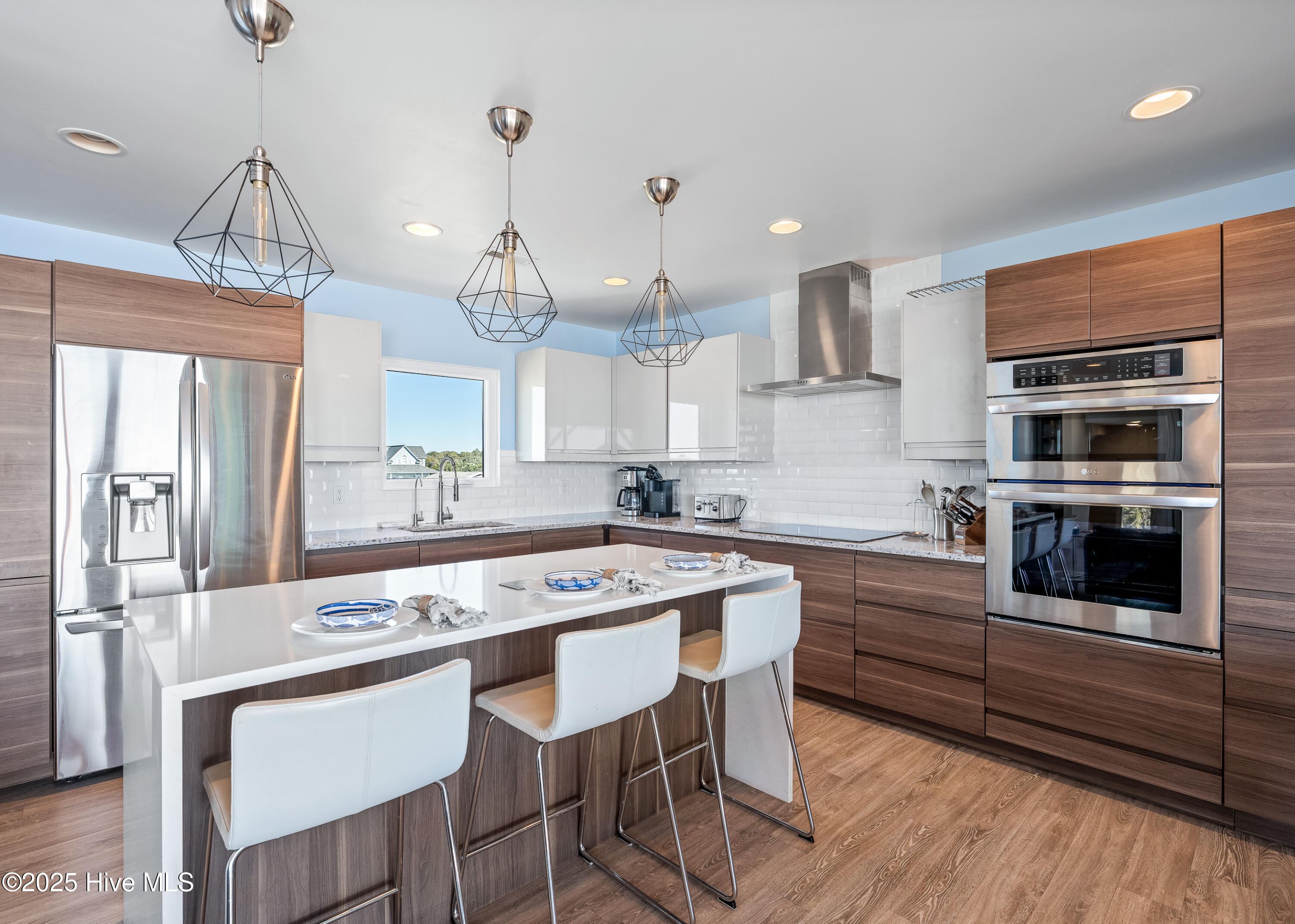 100539588 | Photo 30