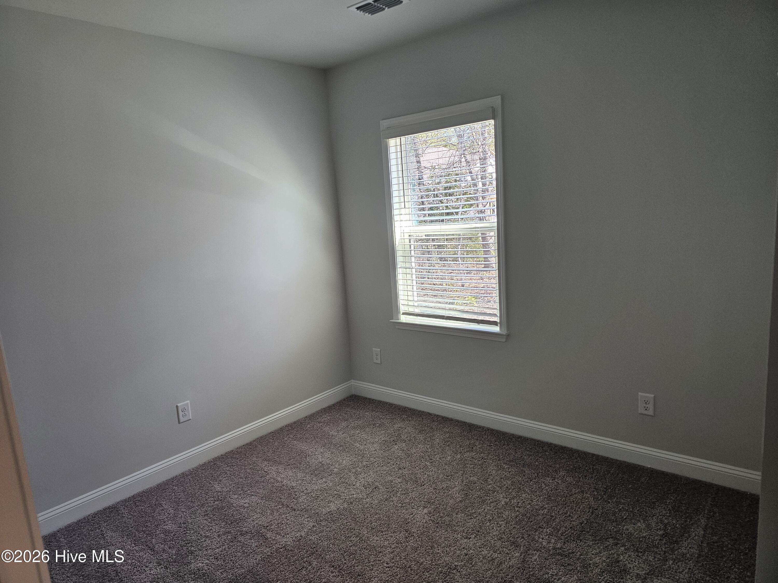 100540588 | Photo 11