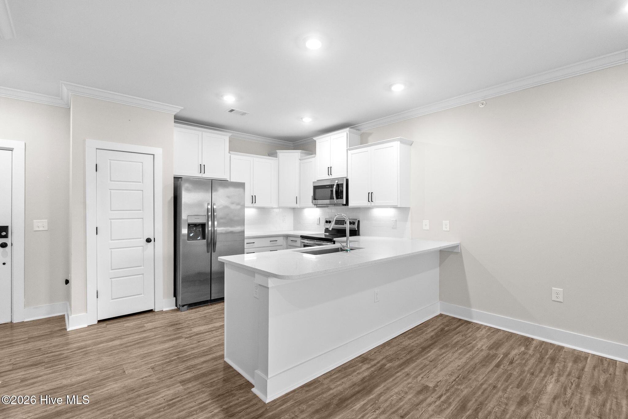 100566084 | Photo 13