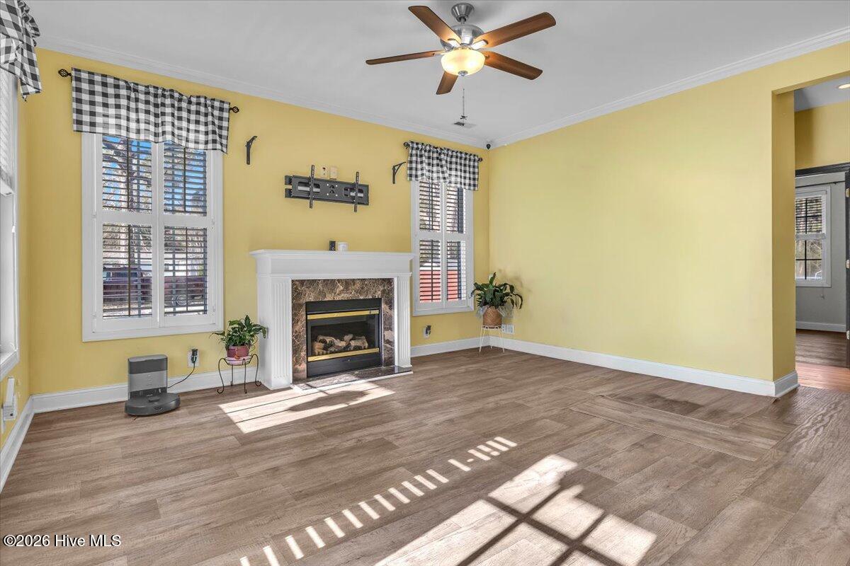 100561788 | Photo 23