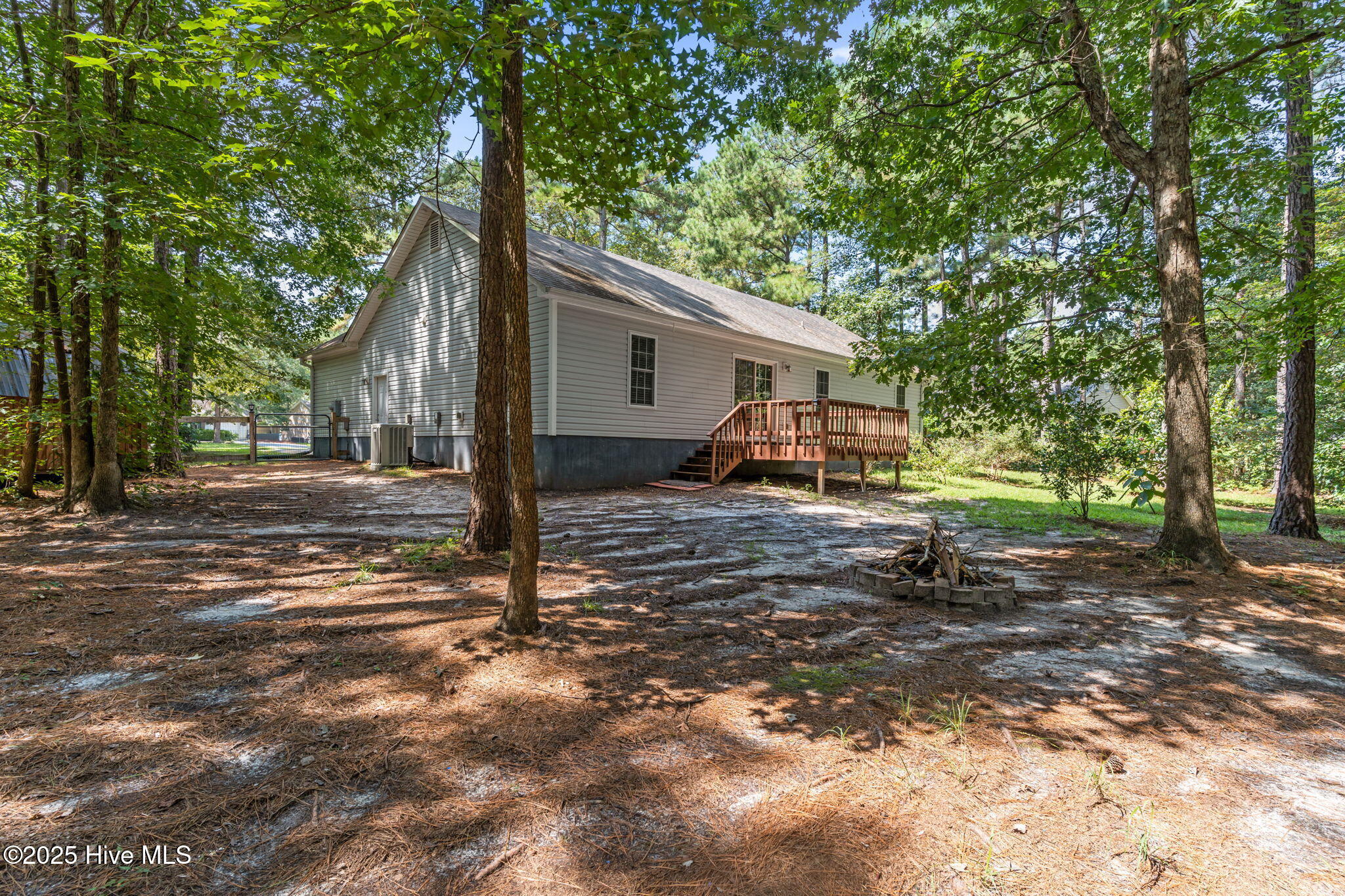 173 Live Oak Drive, Jacksonville, NC 28540 – photo 12: 15-web-or-mls-CAMMediaLLC.com (47 of 52)
