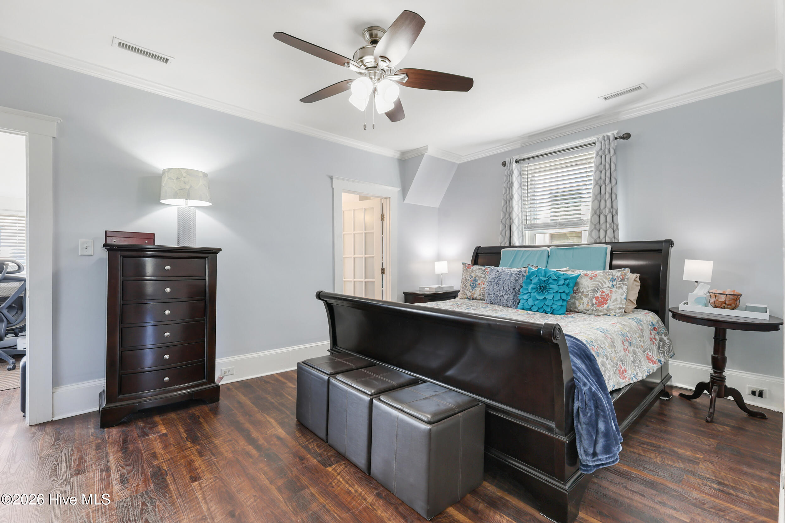 100562723 | Photo 34