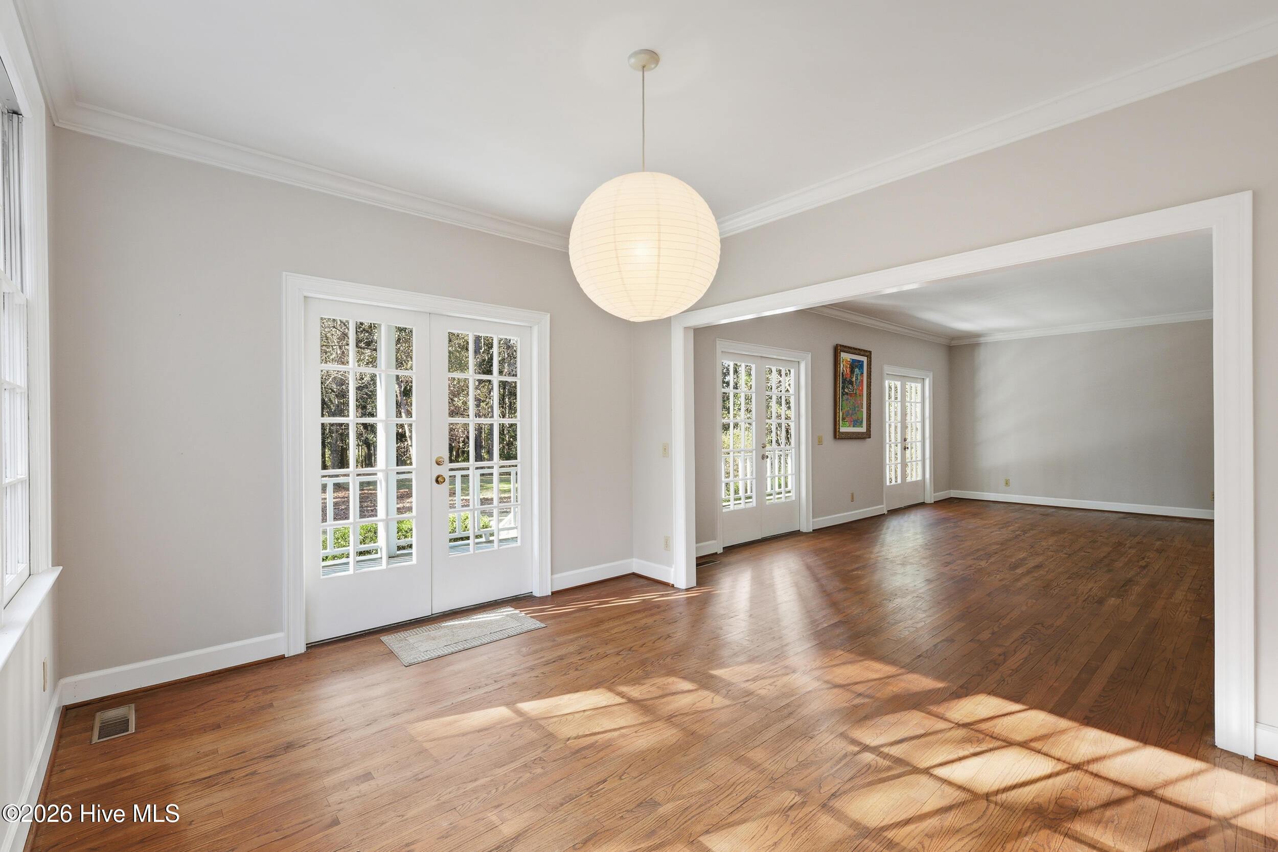 100554424 | Photo 12