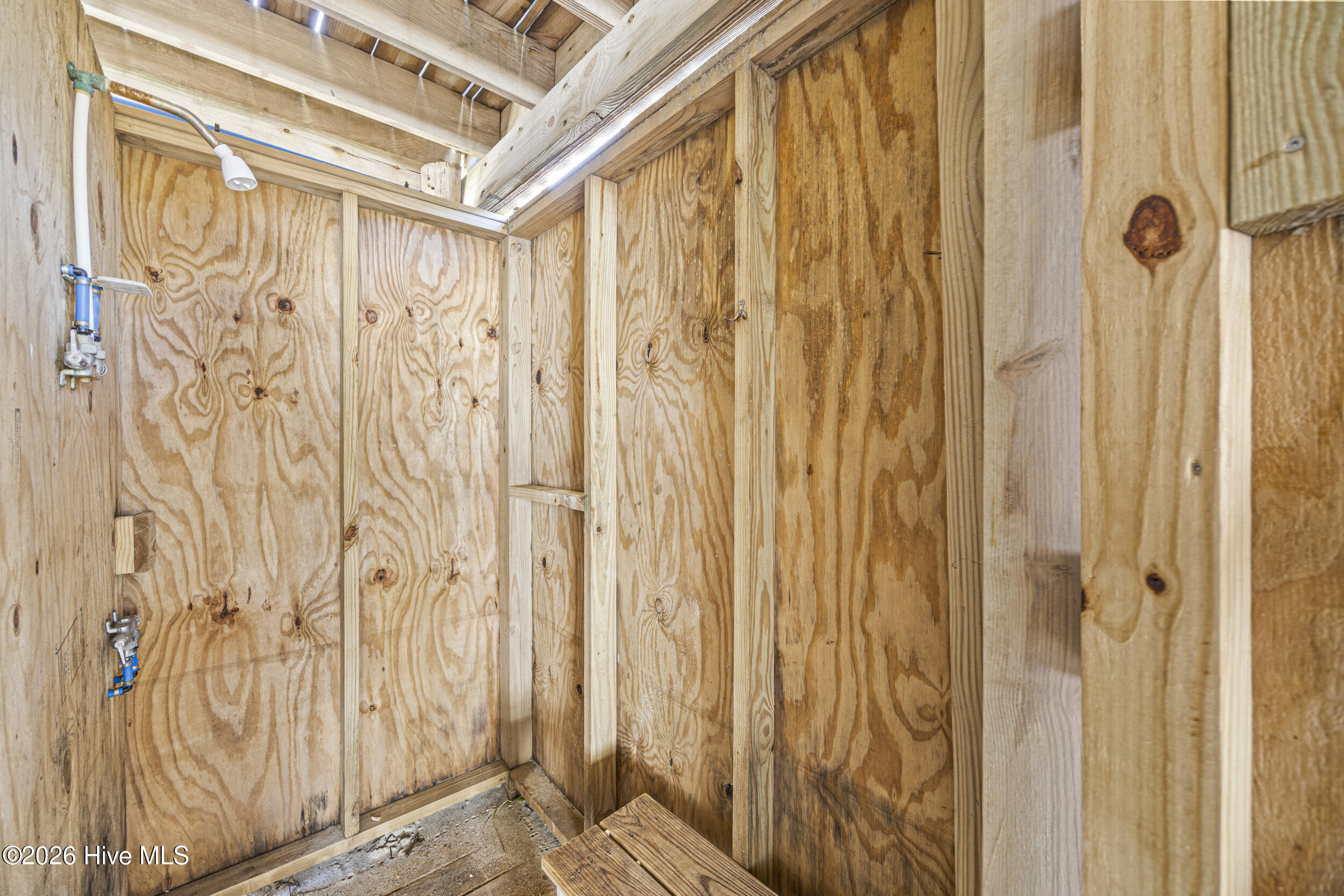 100568545 | Photo 57