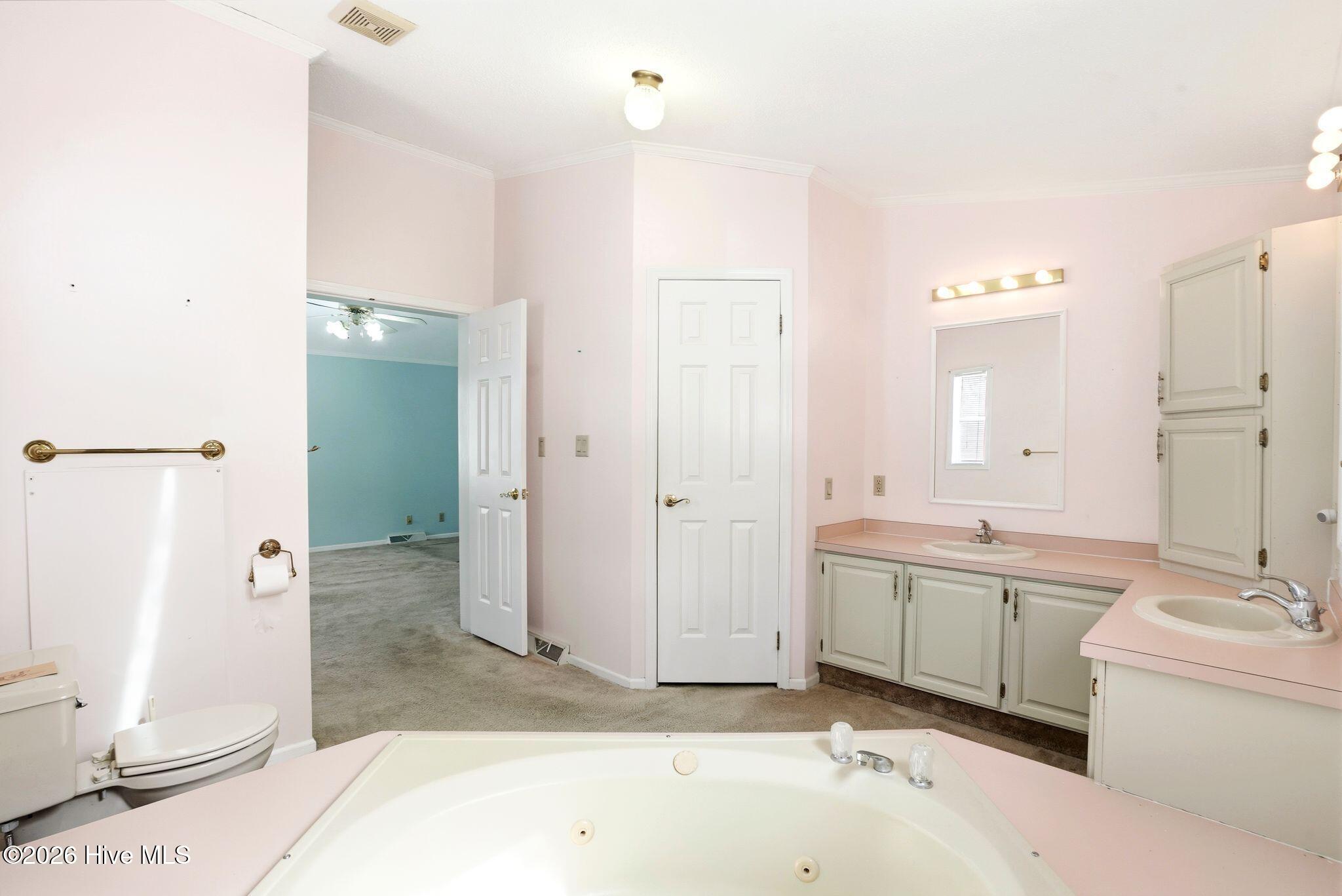 100561756 | Photo 45