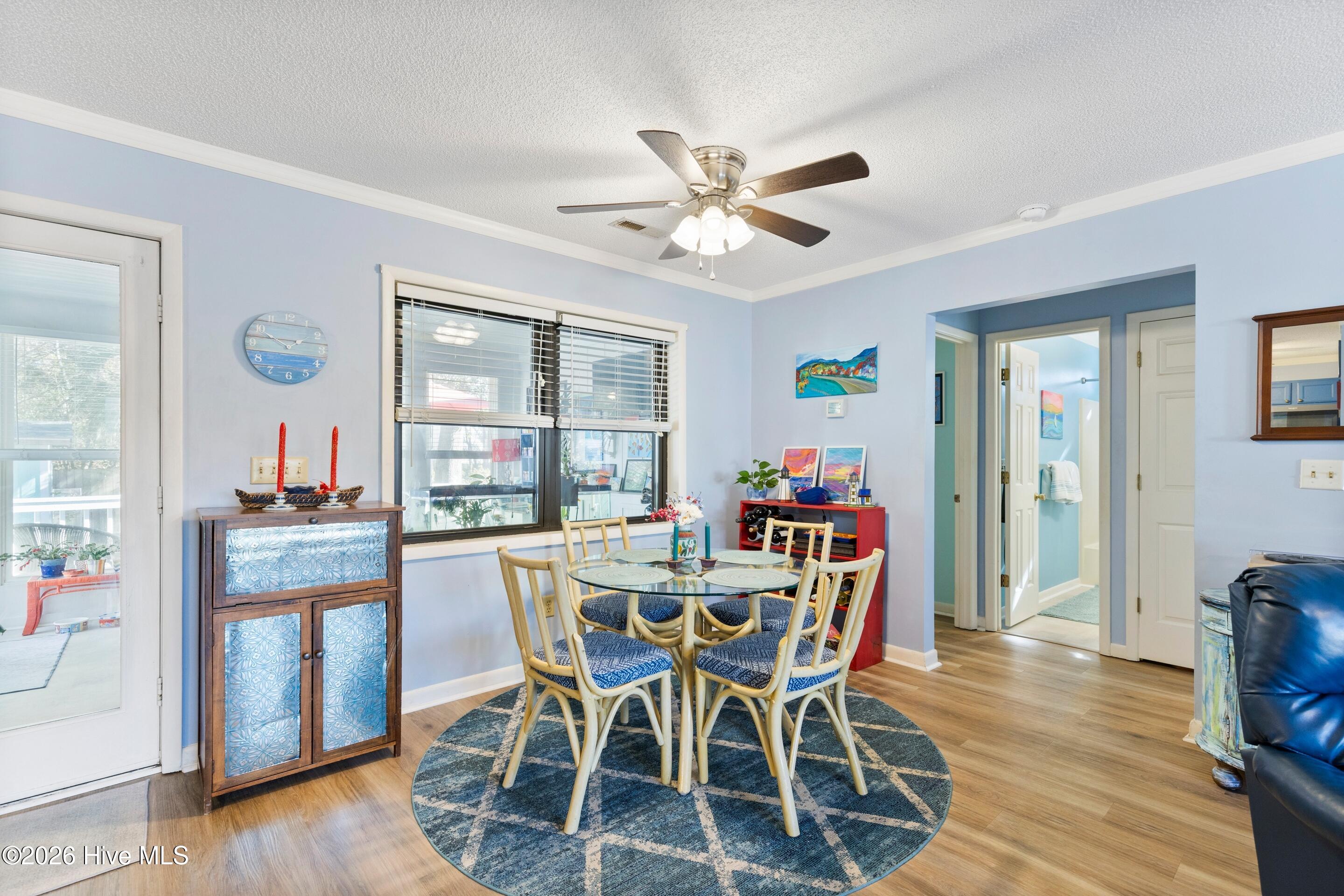 100550248 | Photo 23