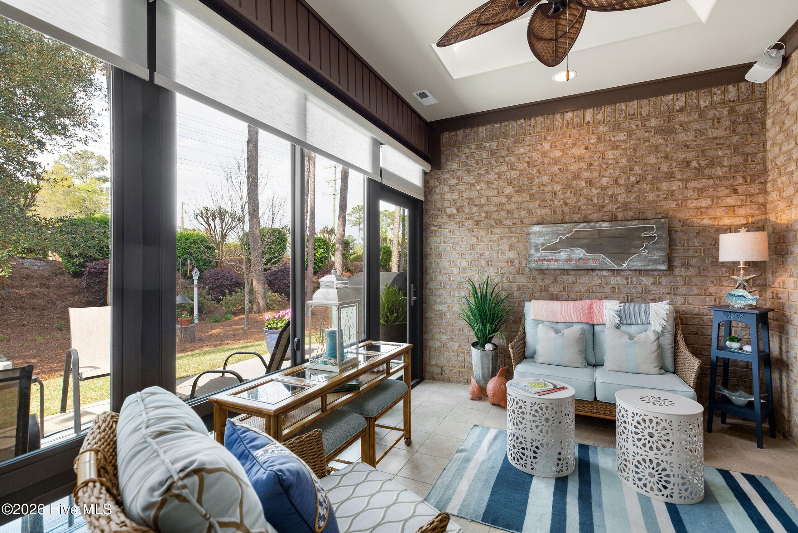 100567107 | Photo 15