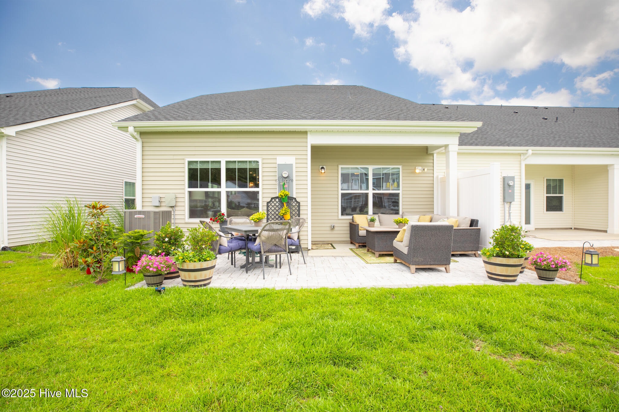 100518032 | Photo 37