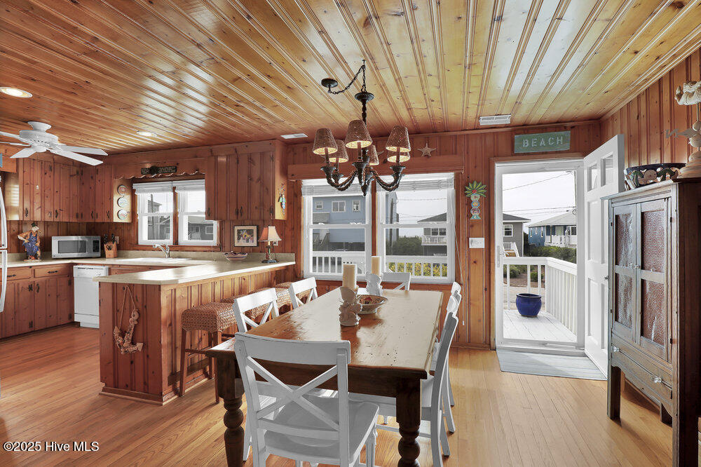 100524042 | Photo 10