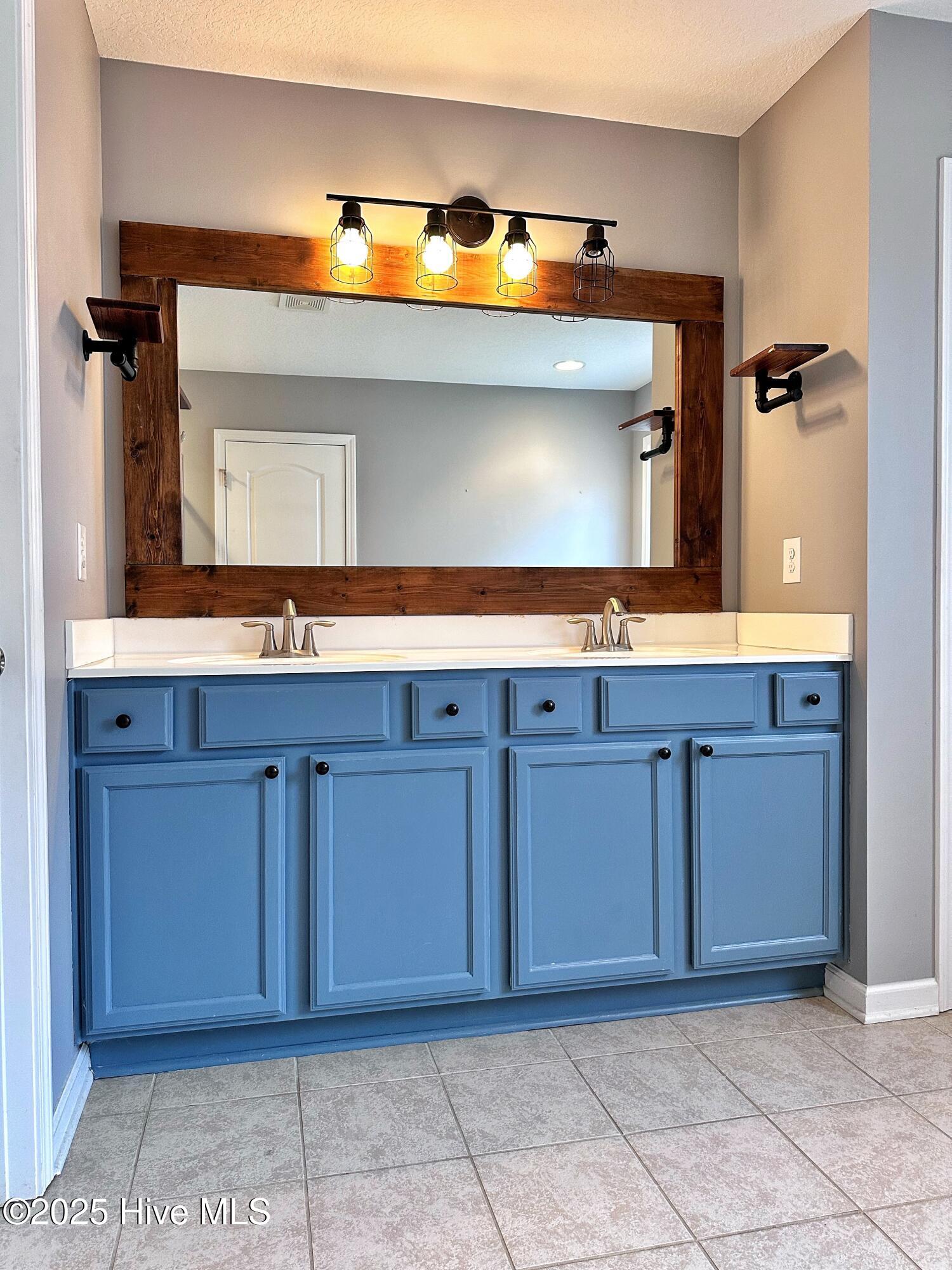 100542774 | Photo 20