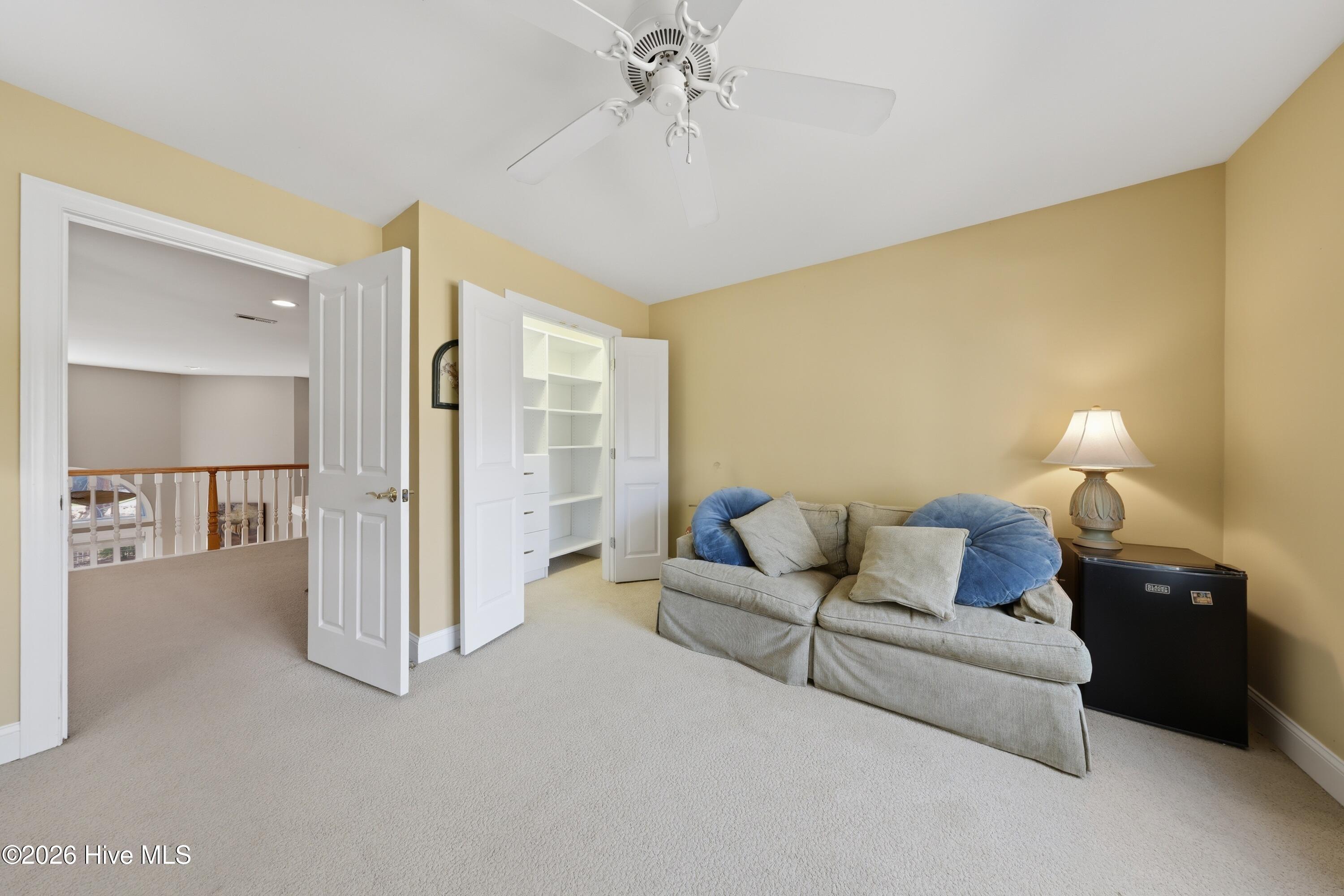 100558451 | Photo 51