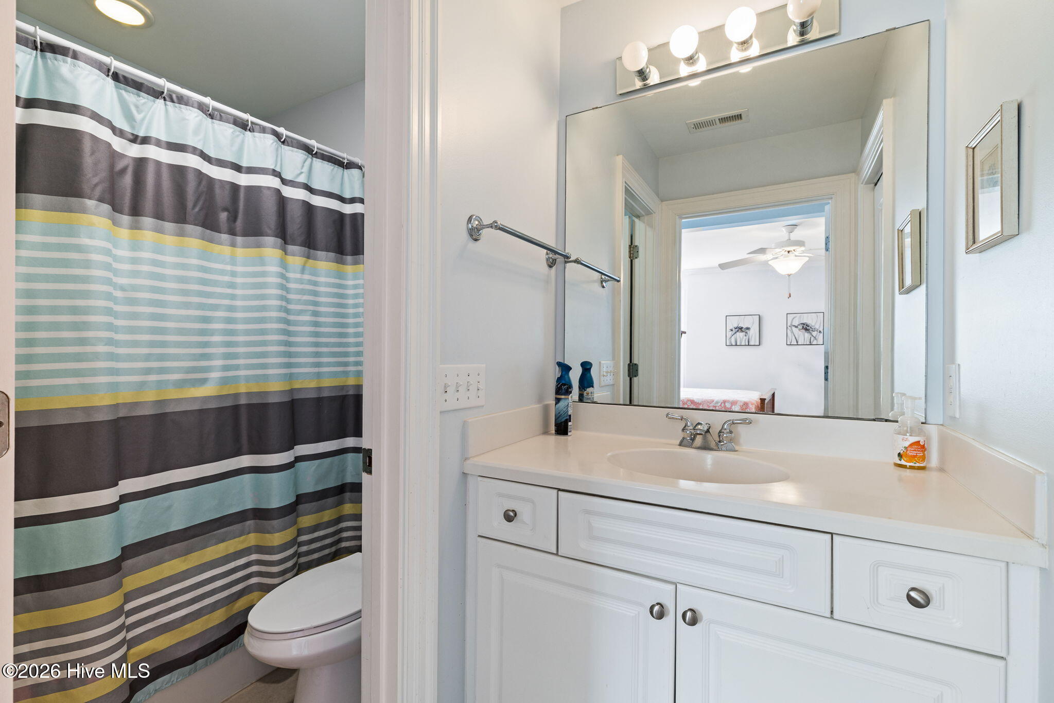 100551653 | Photo 63