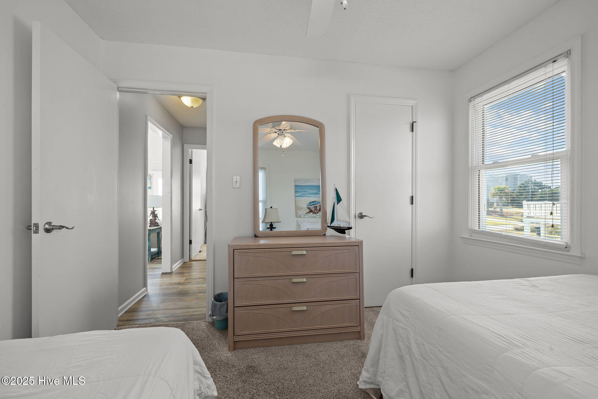 100543368 | Photo 41