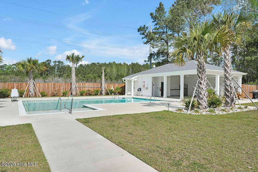 100565667 | Photo 35