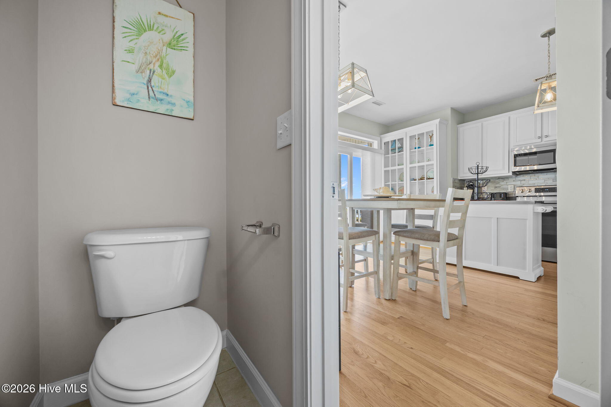 100550278 | Photo 16