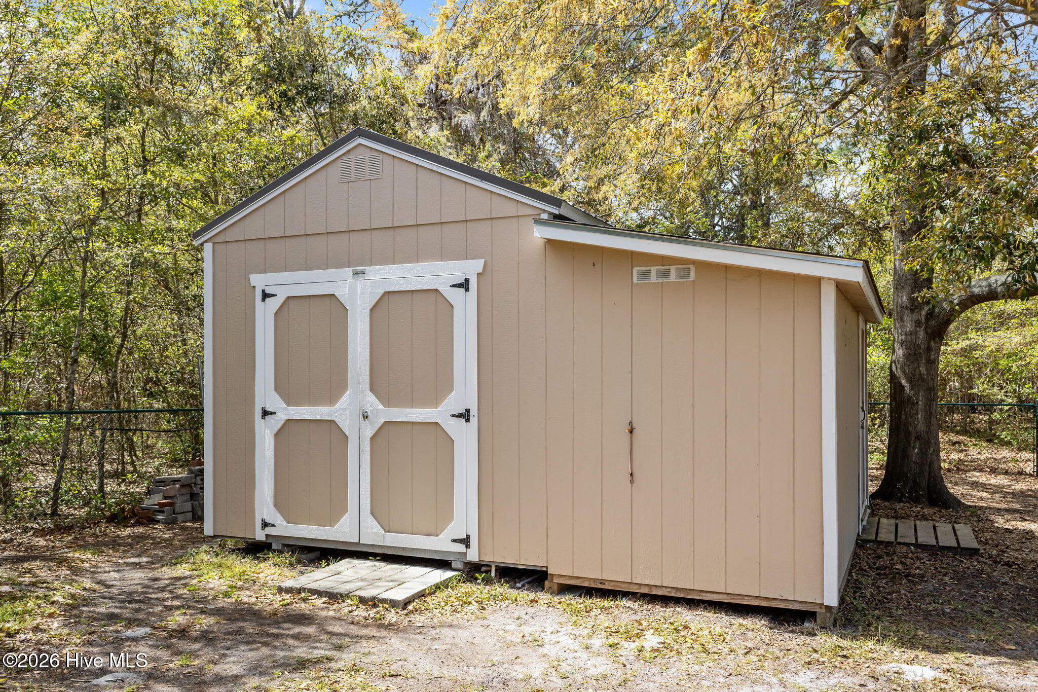 100566474 | Photo 51